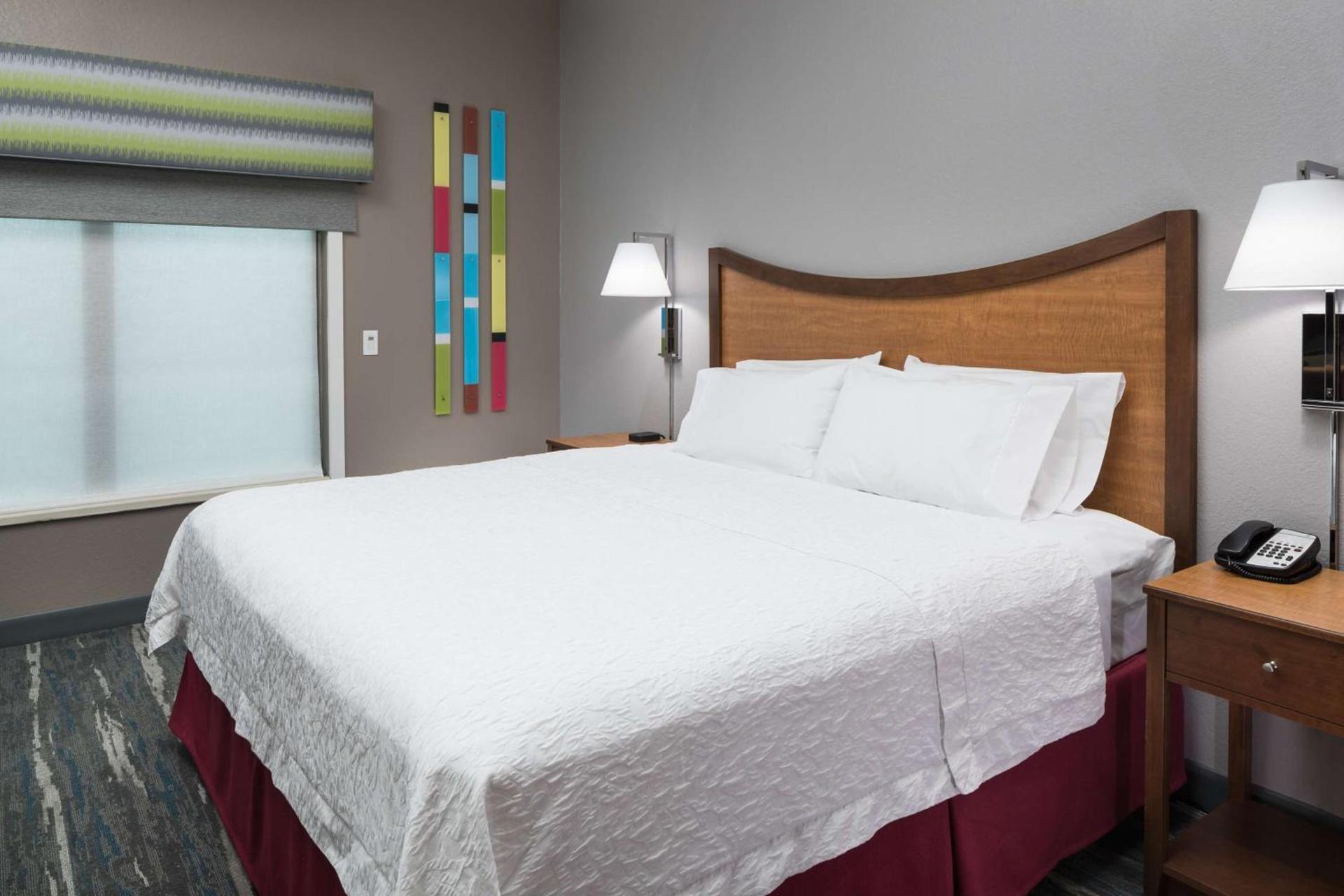 Hampton Inn & Suites Chicago North Shore photo 17