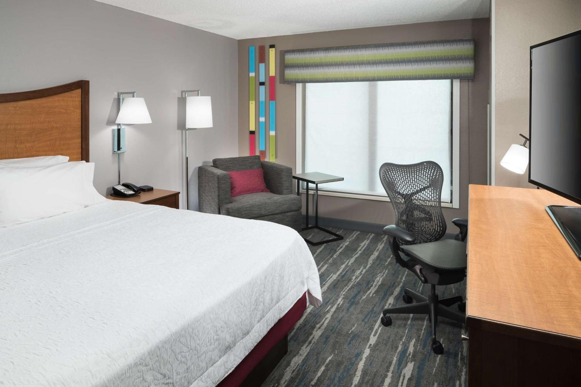 Hampton Inn & Suites Chicago North Shore photo 20