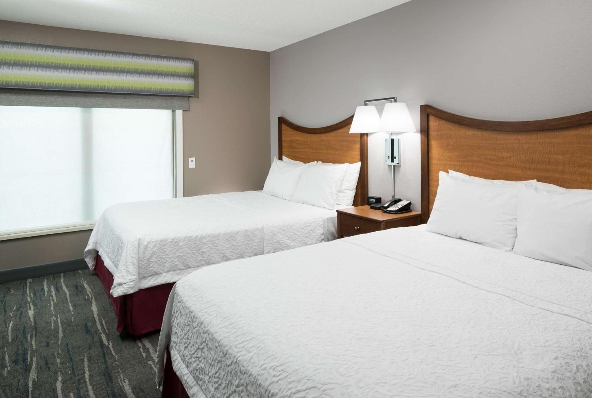 Hampton Inn & Suites Chicago North Shore photo 23