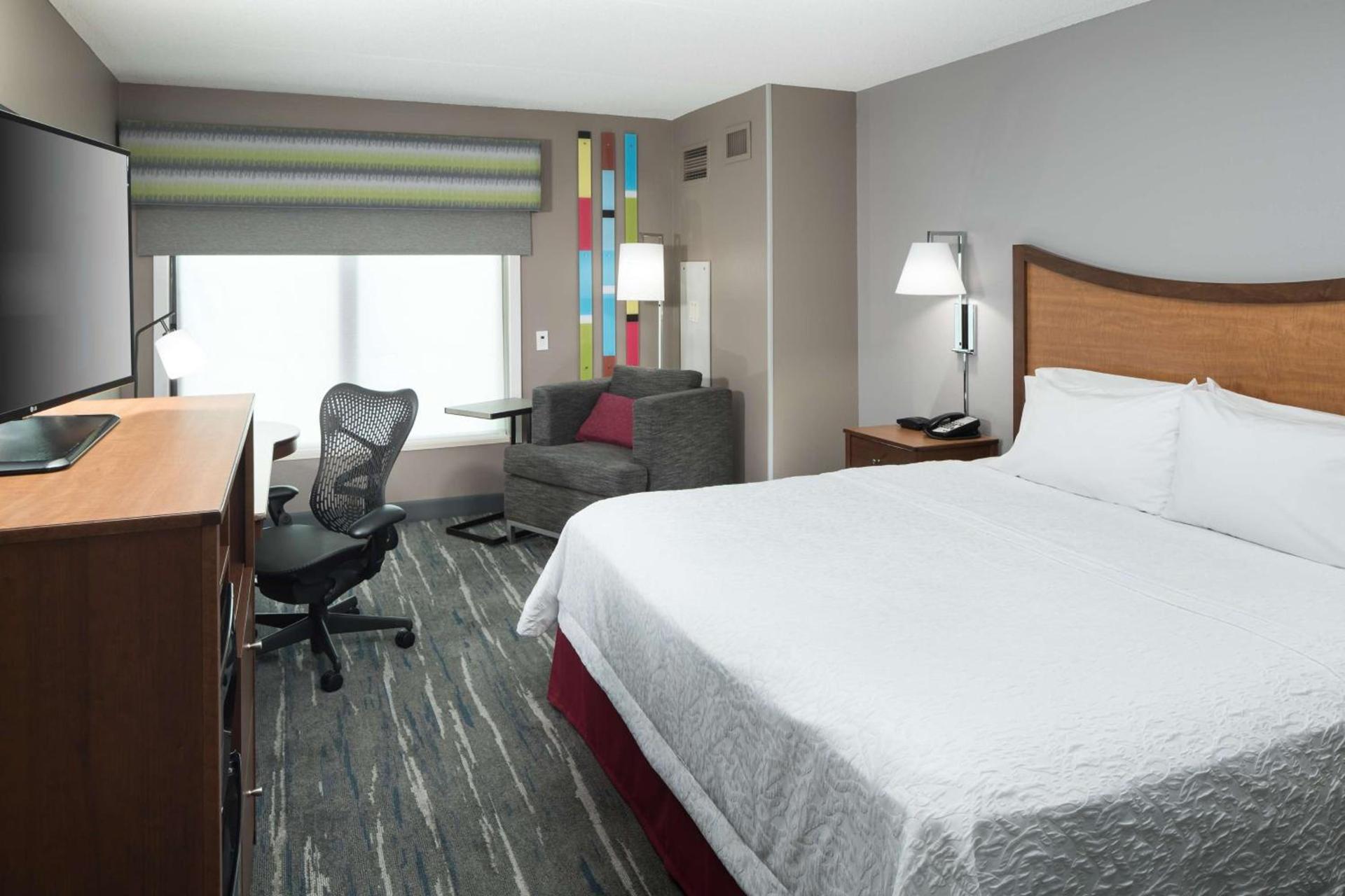 Hampton Inn & Suites Chicago North Shore photo 24