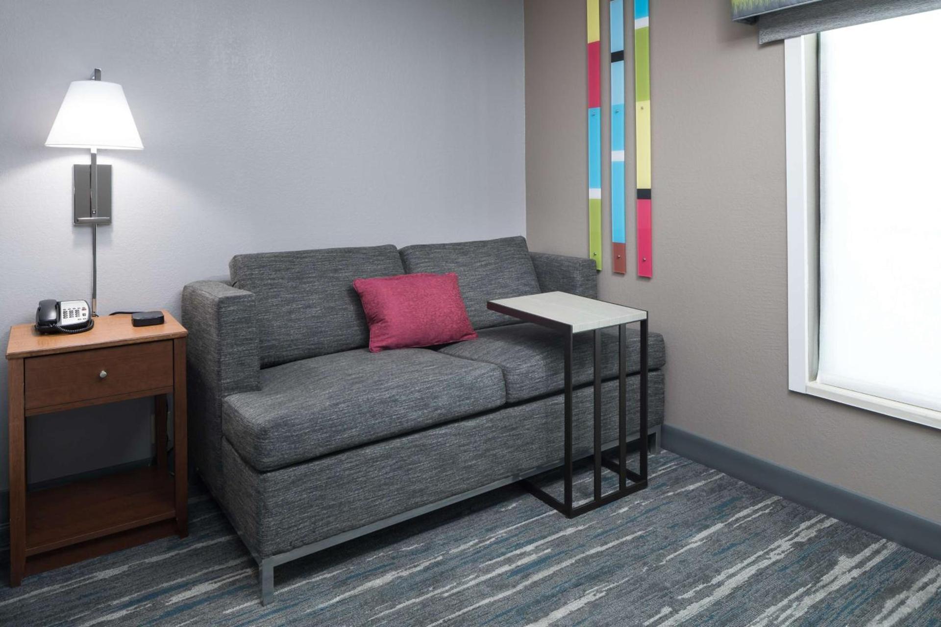 Hampton Inn & Suites Chicago North Shore photo 30