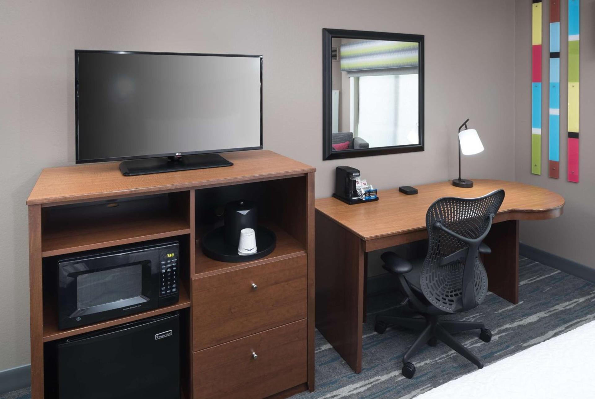 Hampton Inn & Suites Chicago North Shore photo 33