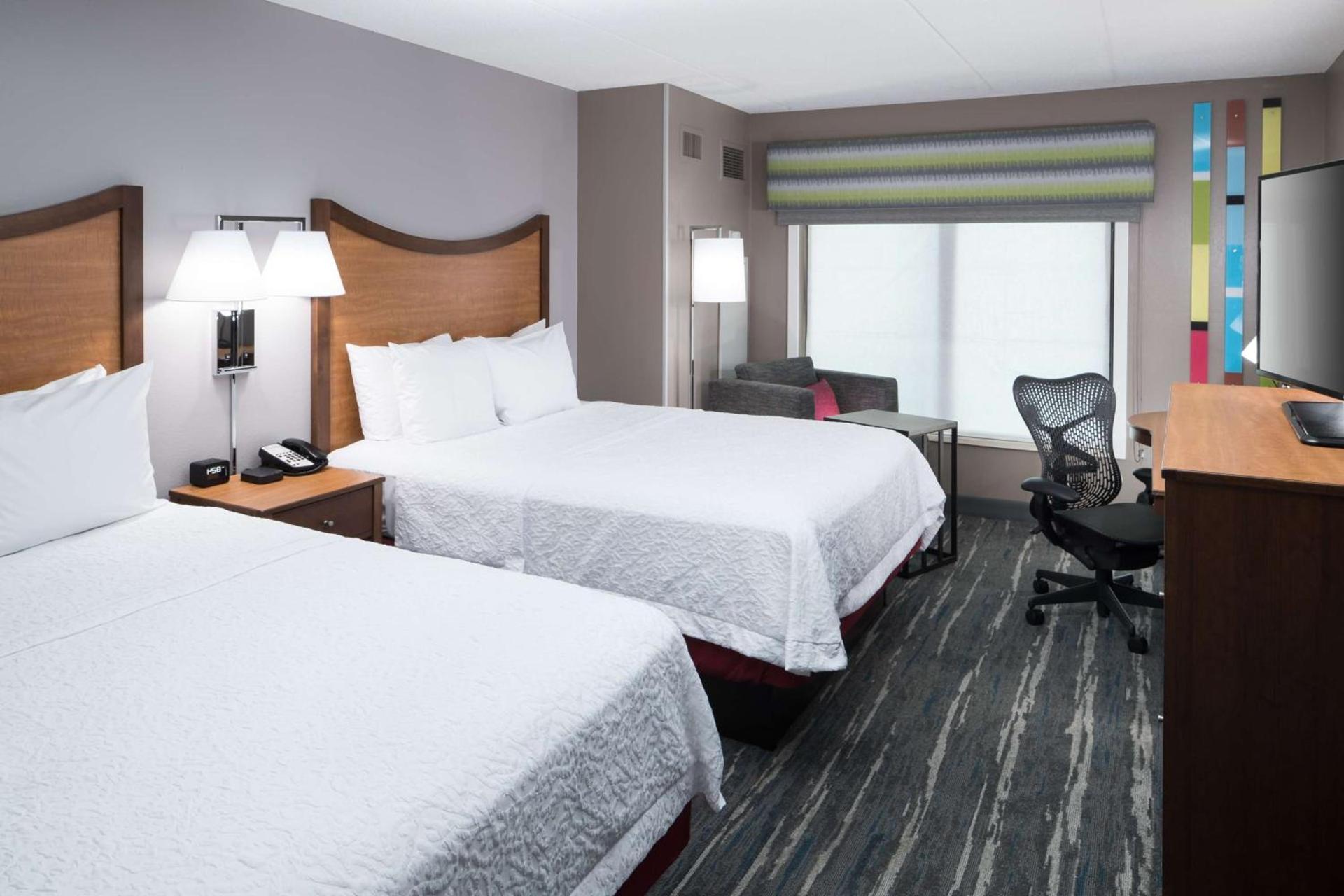 Hampton Inn & Suites Chicago North Shore photo 35