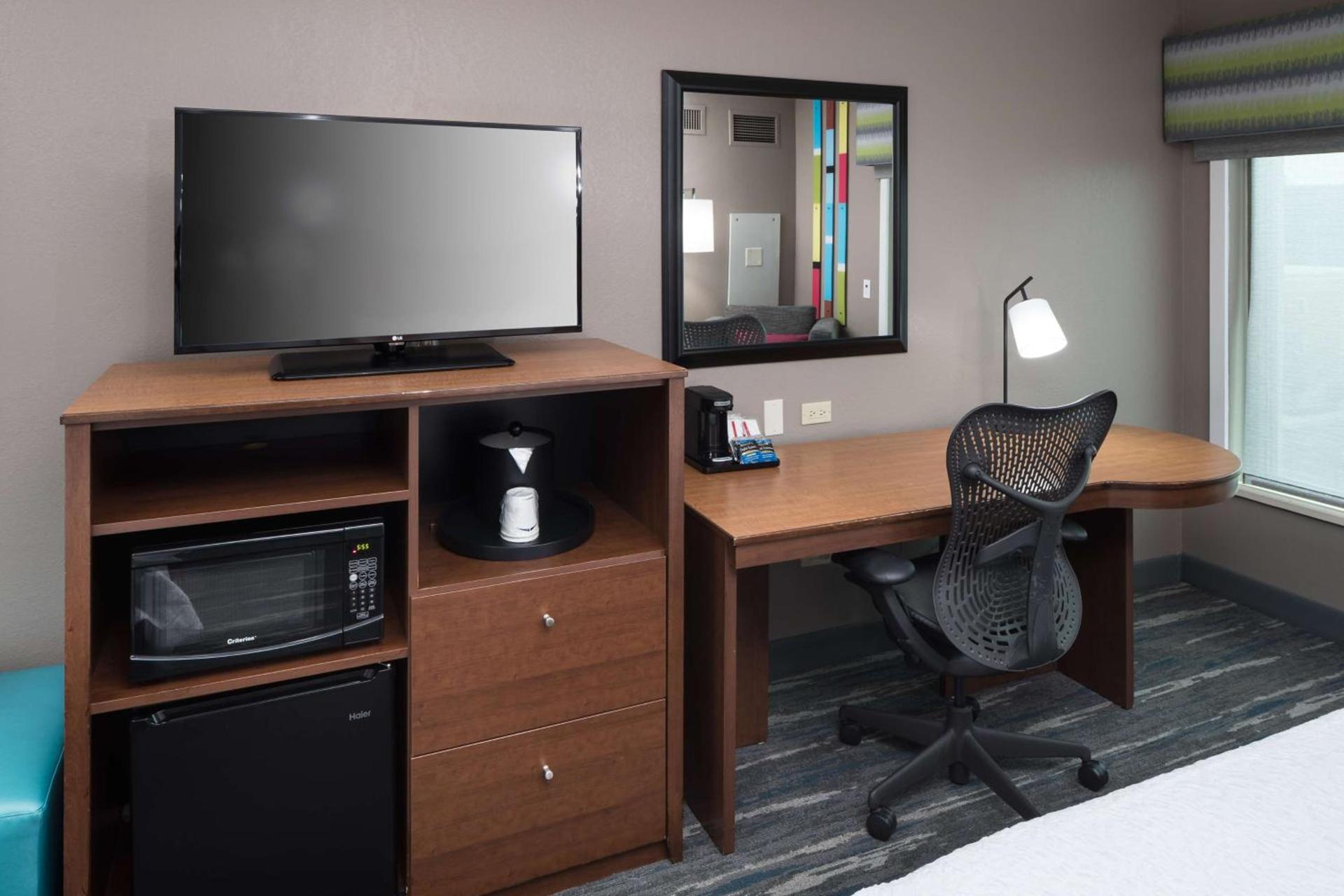 Hampton Inn & Suites Chicago North Shore photo 38