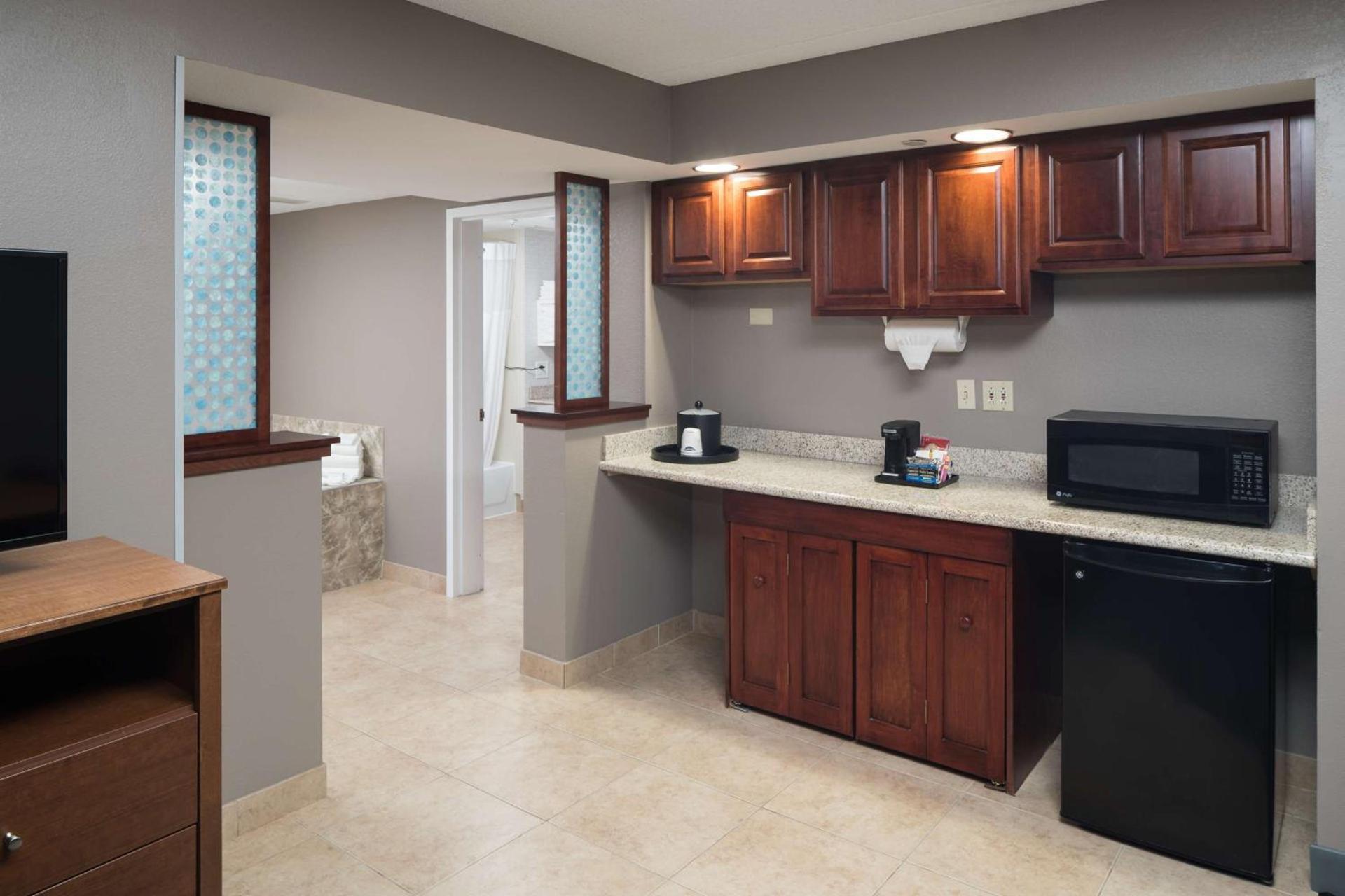 Hampton Inn & Suites Chicago North Shore photo 54
