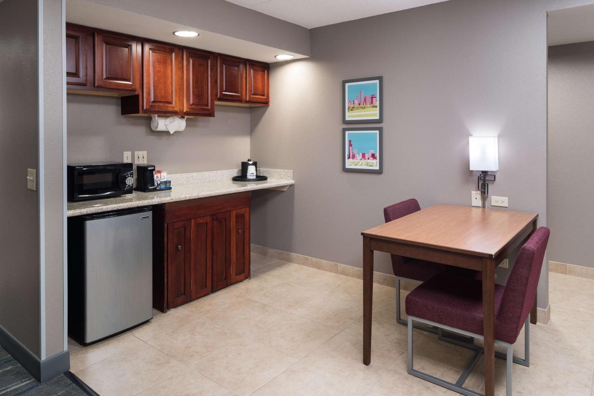 Hampton Inn & Suites Chicago North Shore photo 55