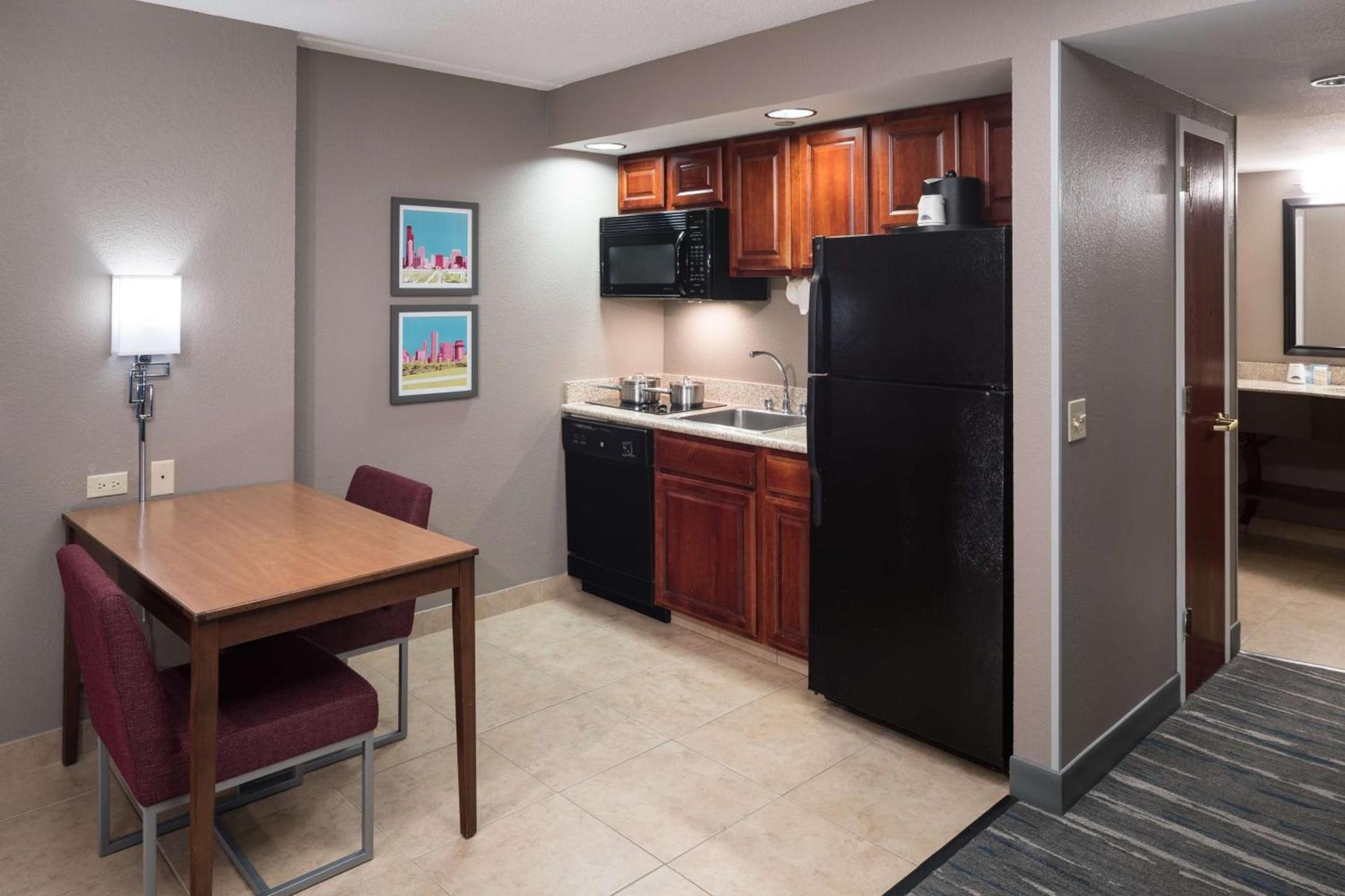 Hampton Inn & Suites Chicago North Shore photo 57