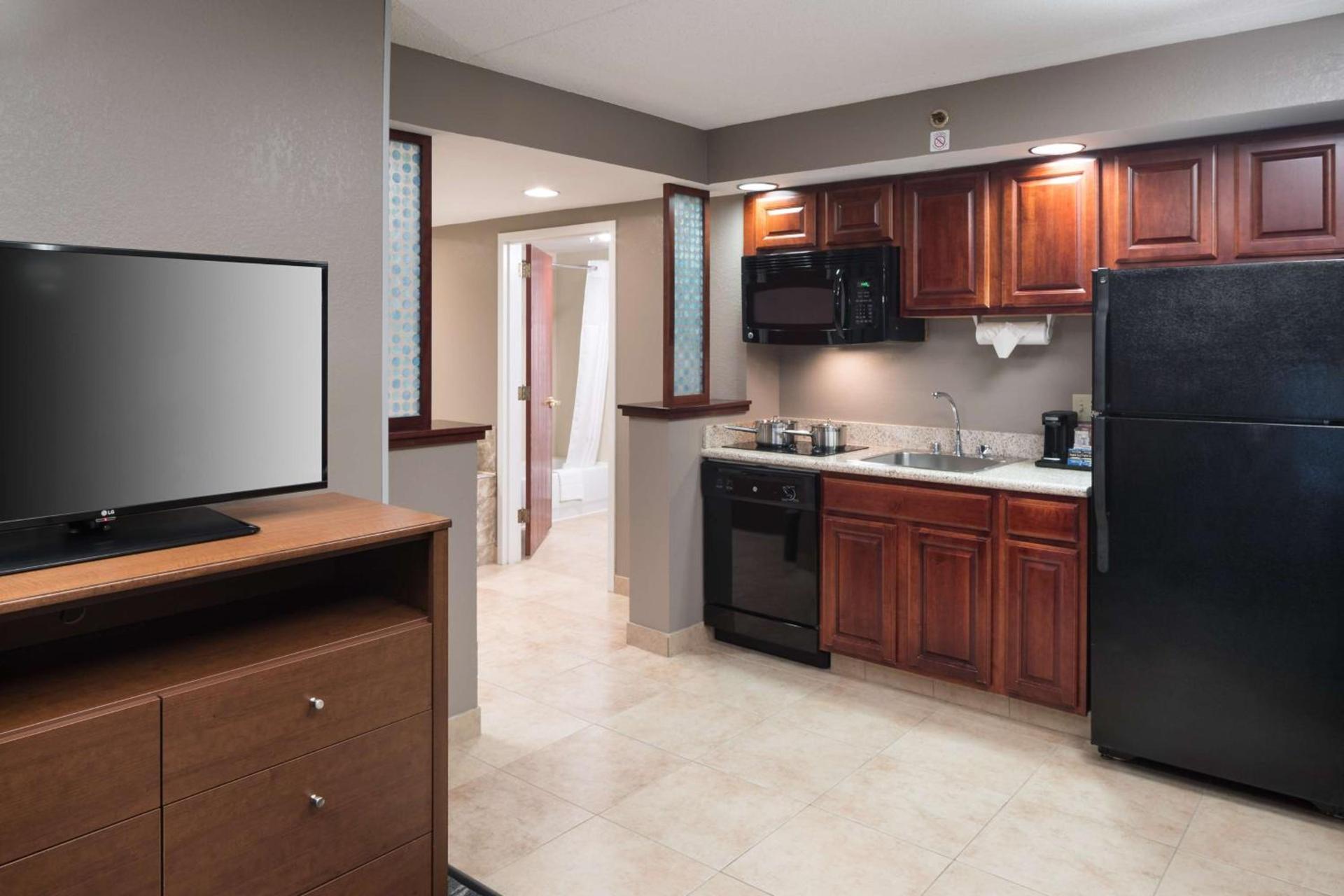 Hampton Inn & Suites Chicago North Shore photo 58