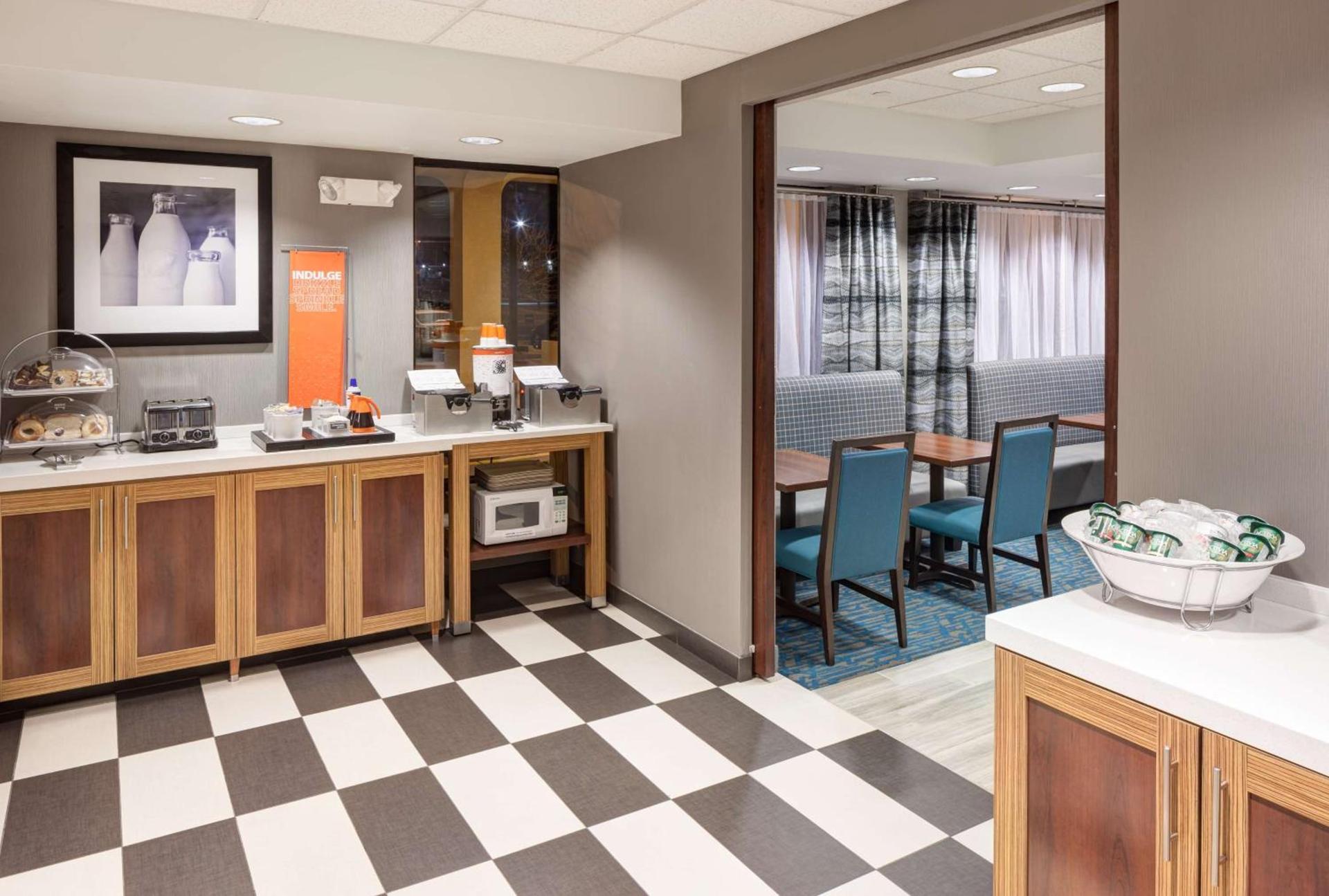 Hampton Inn Kansas City Liberty photo 8