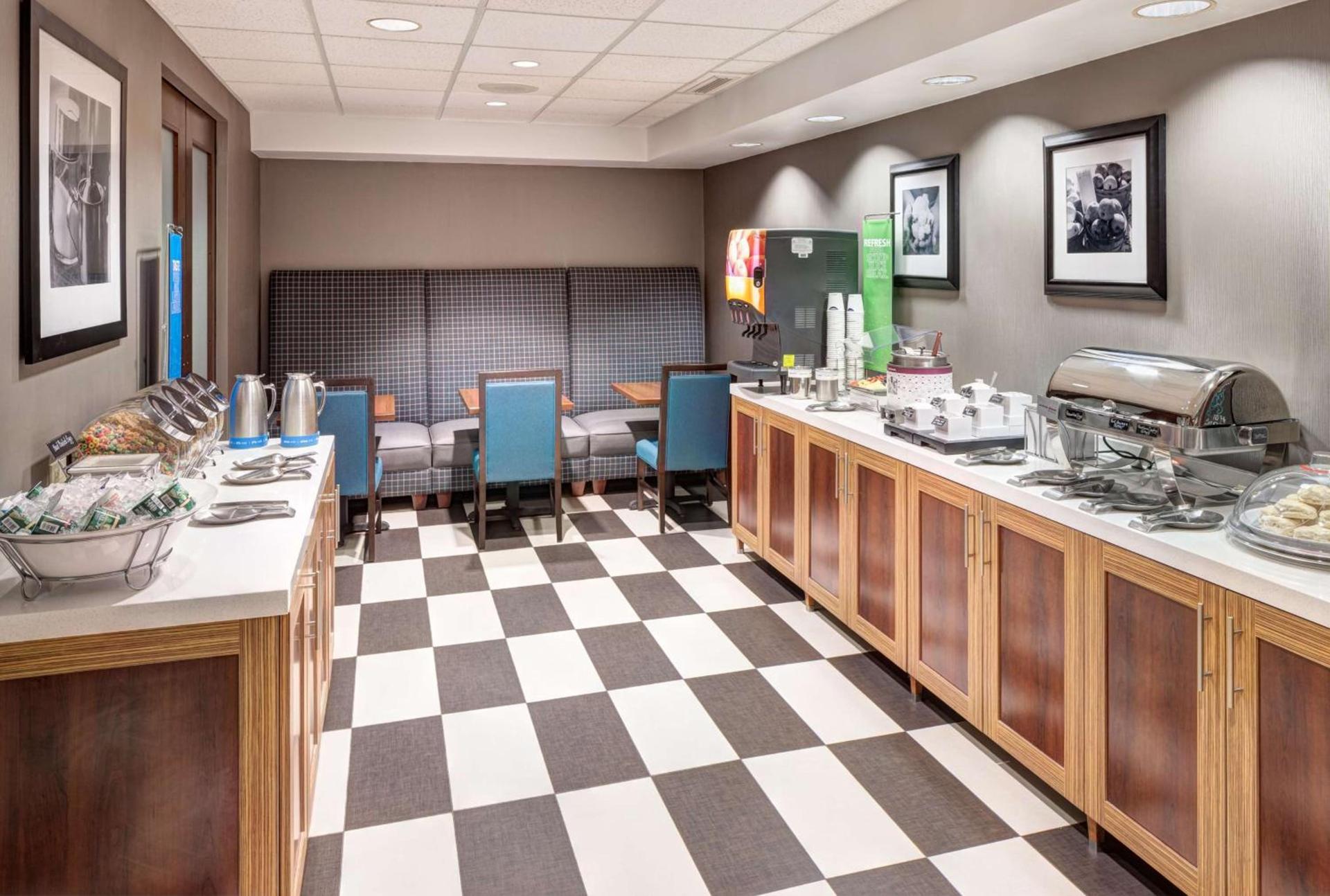 Hampton Inn Kansas City Liberty photo 10