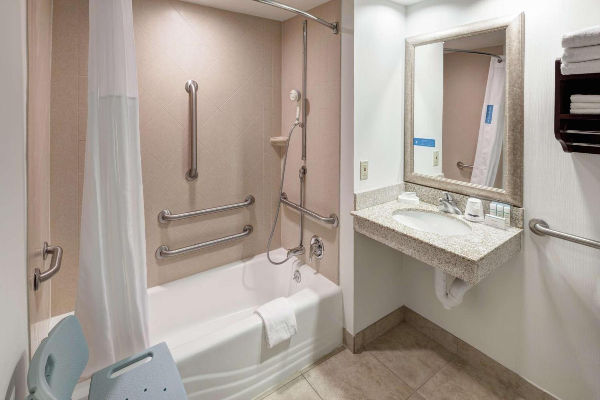 Hampton Inn Kansas City Liberty photo 23