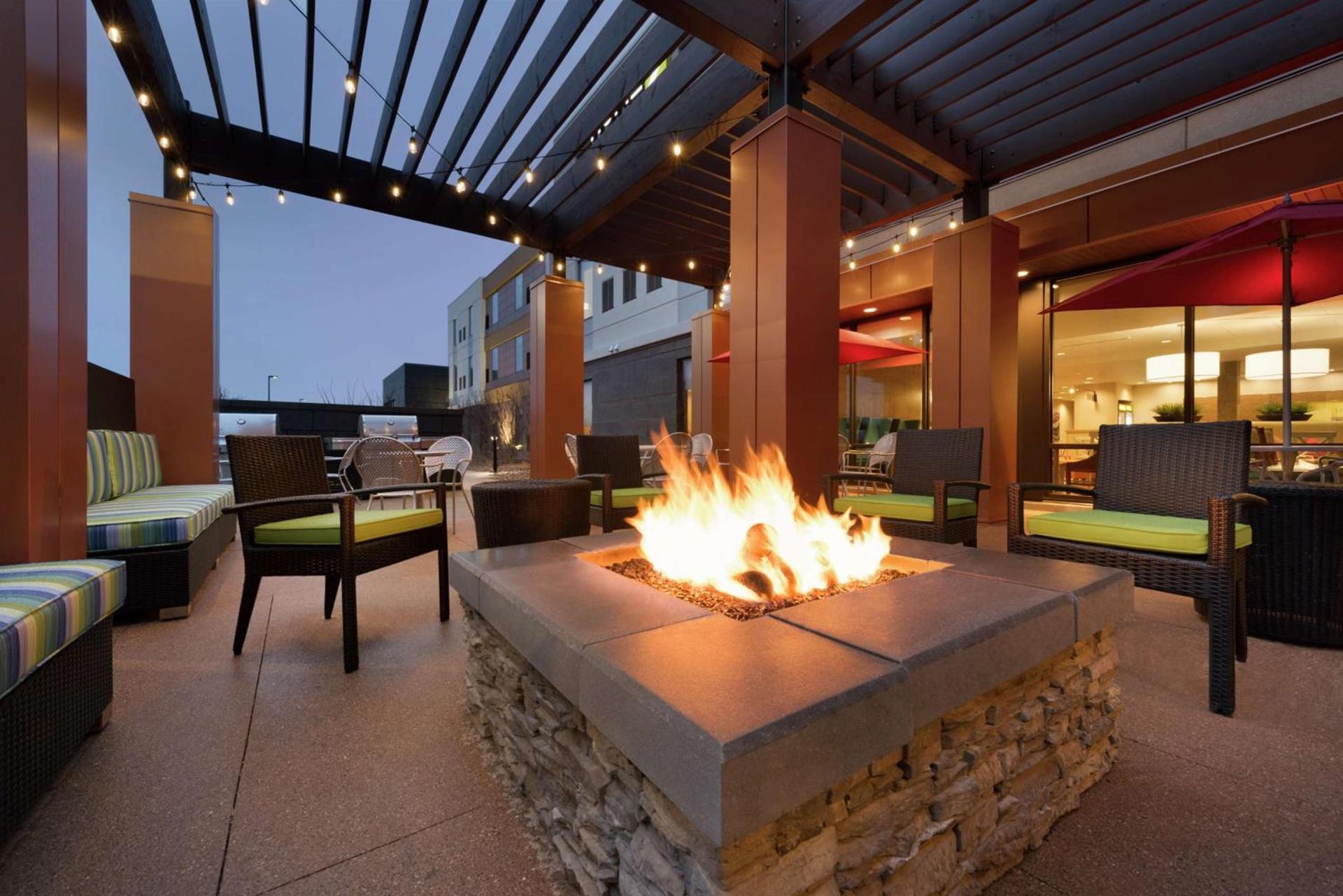 Home2 Suites by Hilton Milwaukee Airport photo 2
