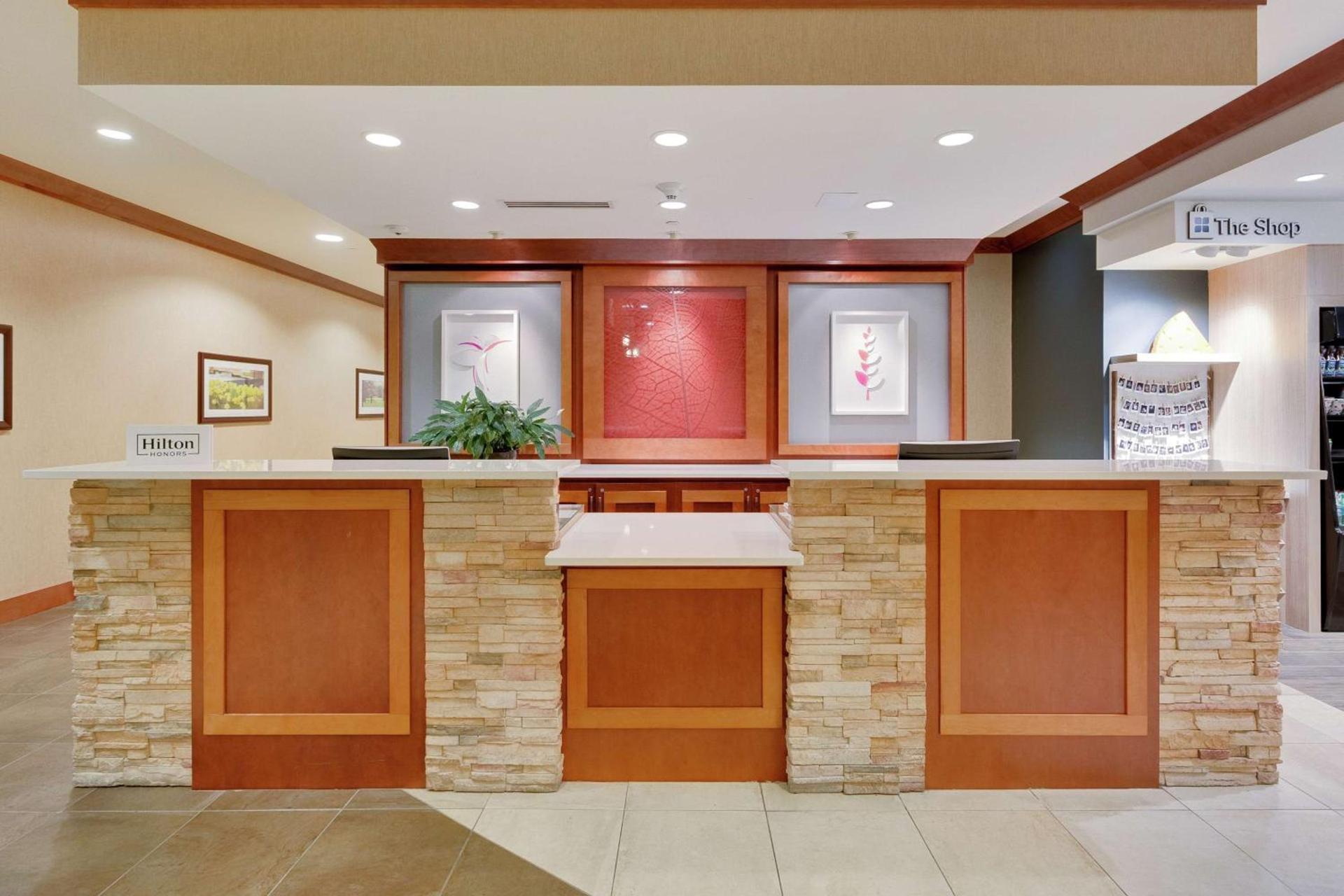 Hilton Garden Inn Milwaukee Airport photo 9