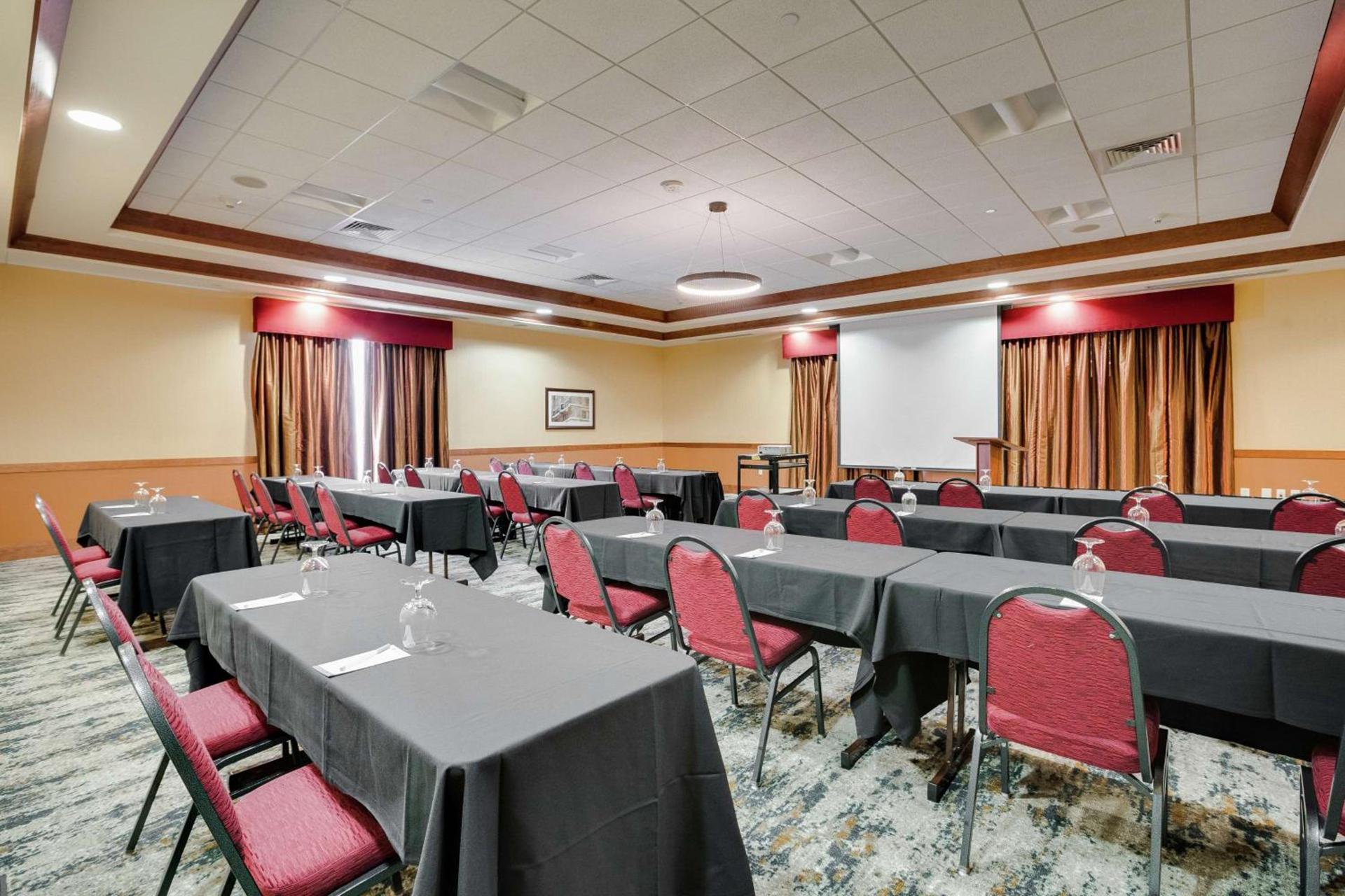 Hilton Garden Inn Milwaukee Airport photo 38