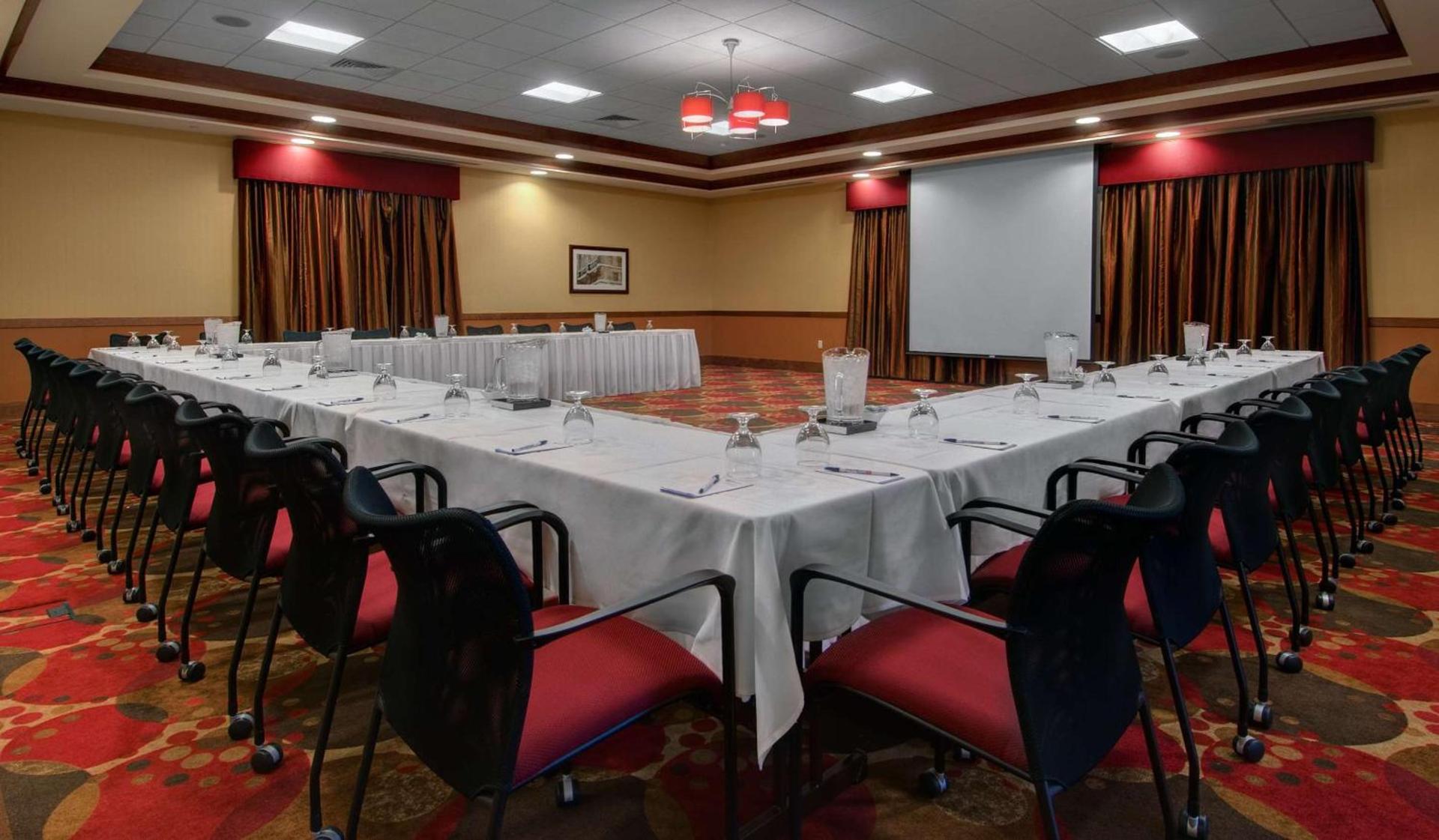 Hilton Garden Inn Milwaukee Airport photo 43