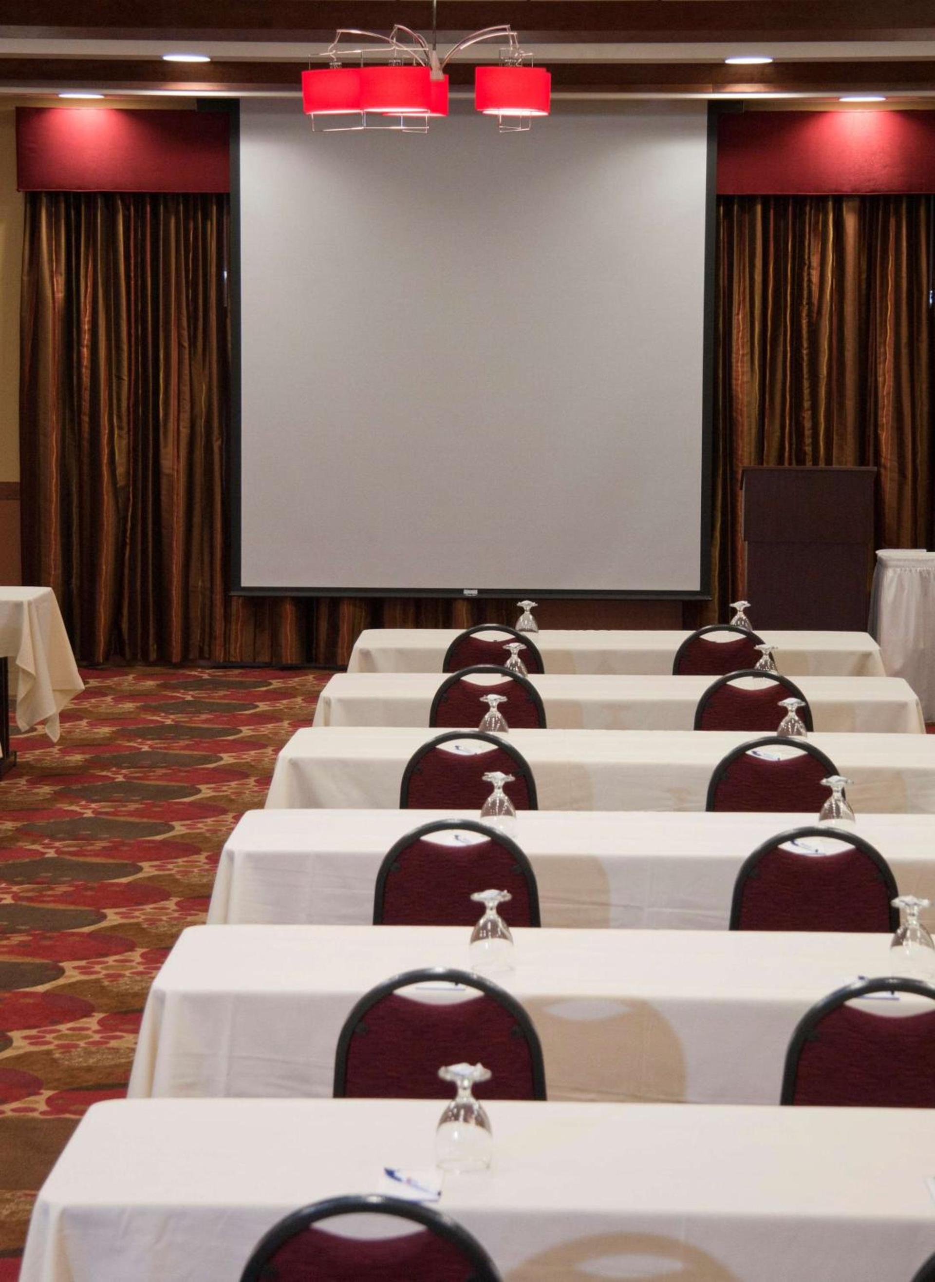 Hilton Garden Inn Milwaukee Airport photo 45