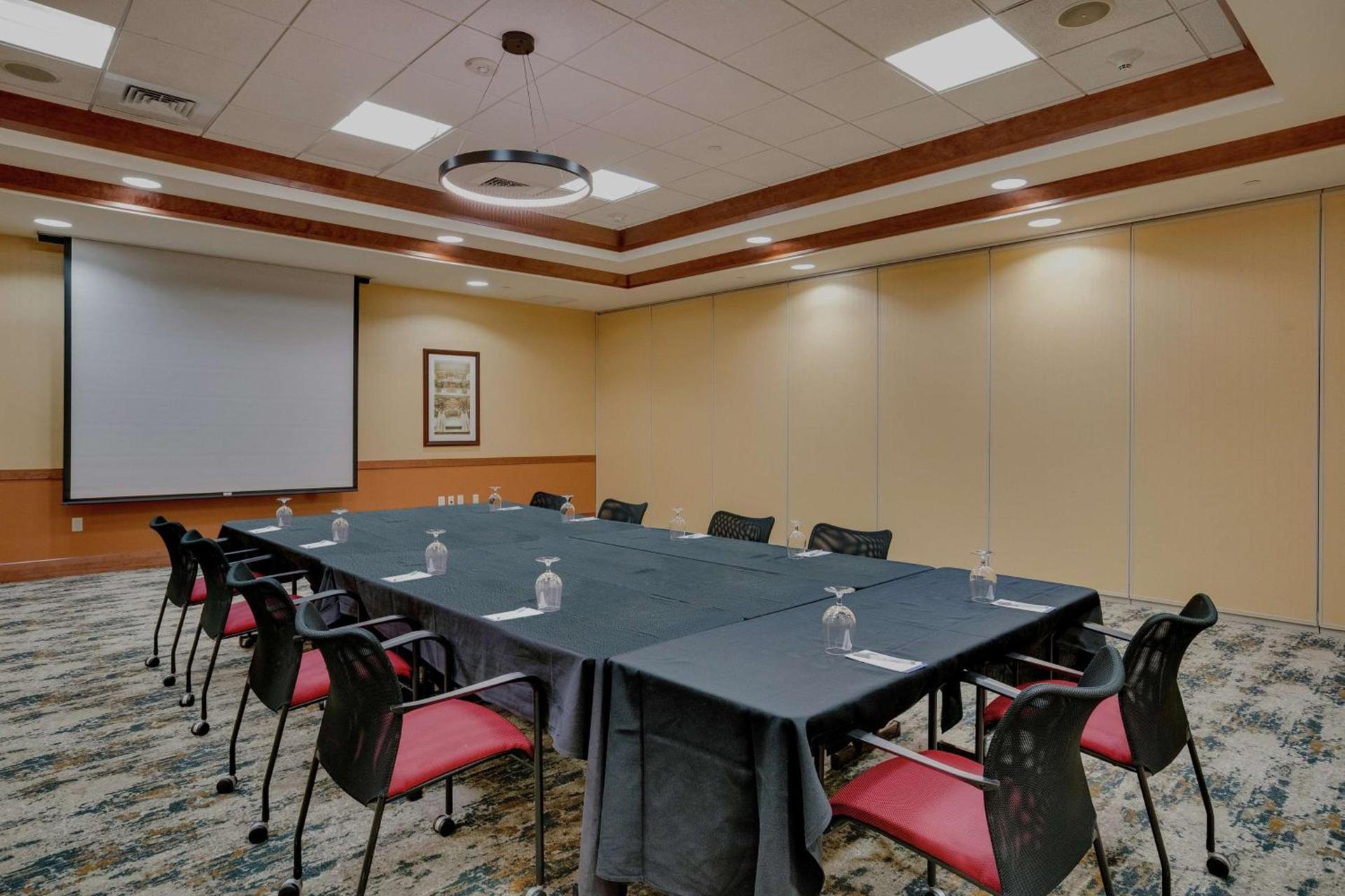 Hilton Garden Inn Milwaukee Airport photo 39