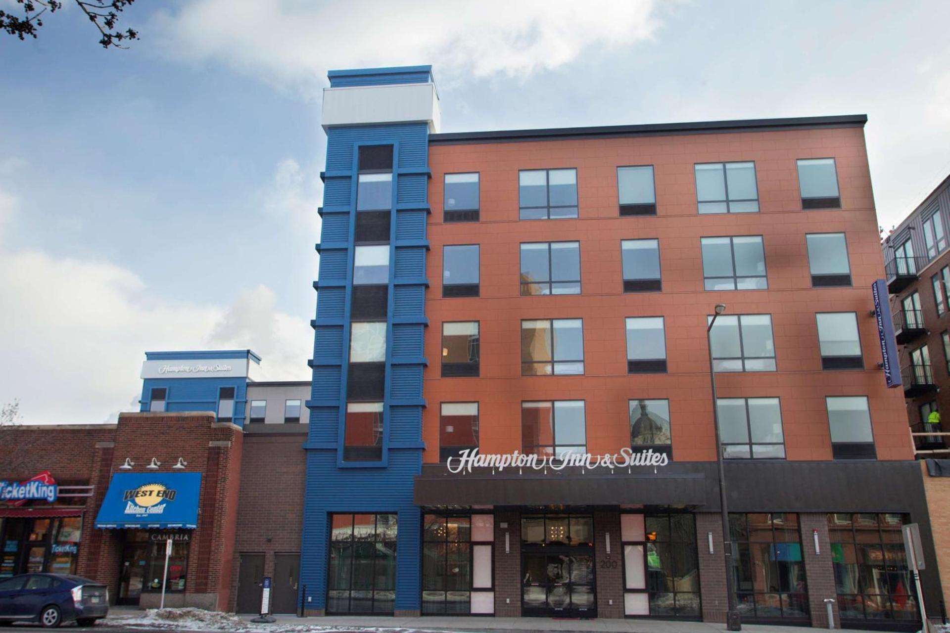 Hampton Inn & Suites St. Paul Downtown photo 2