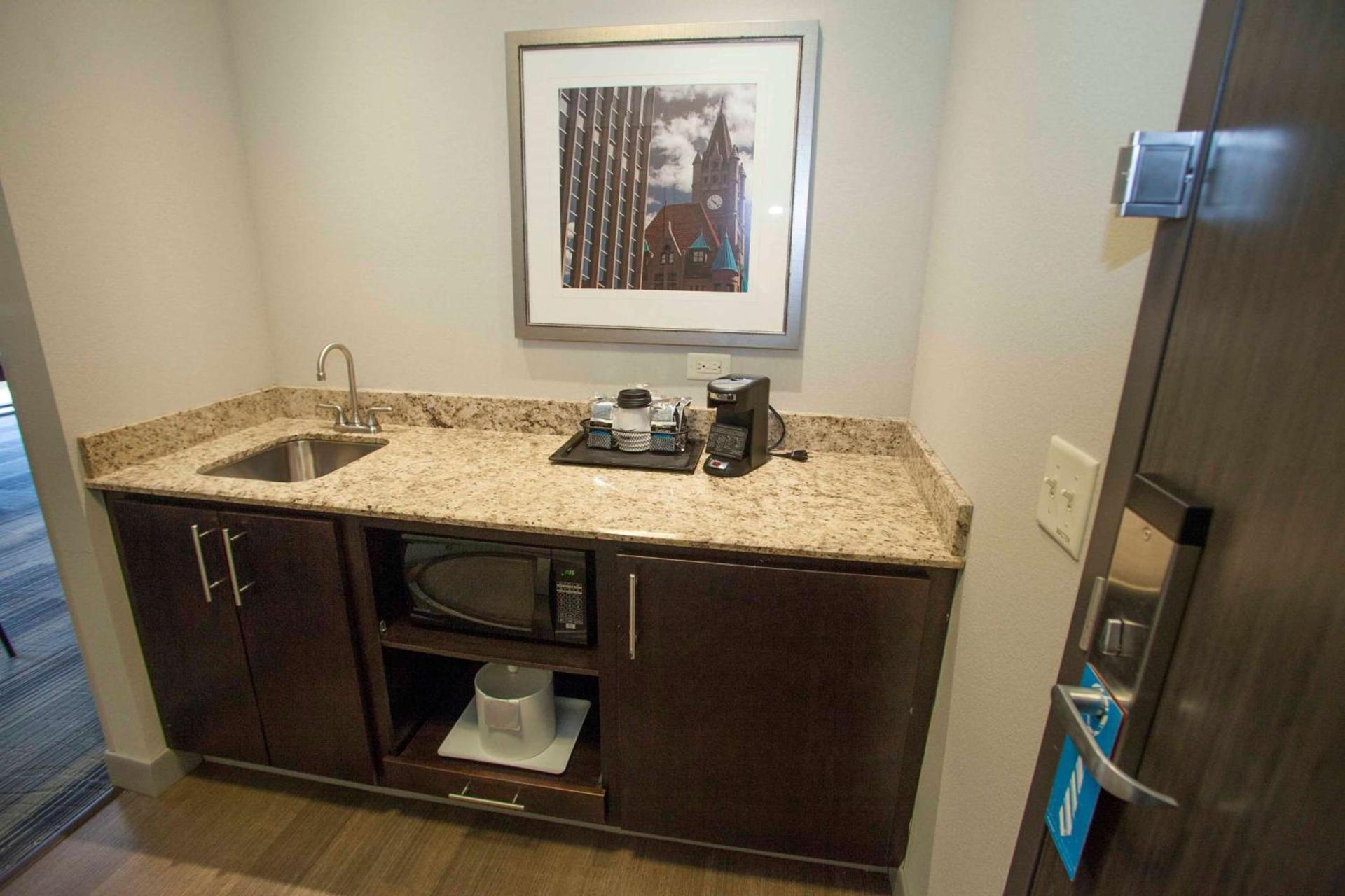 Hampton Inn & Suites St. Paul Downtown photo 34
