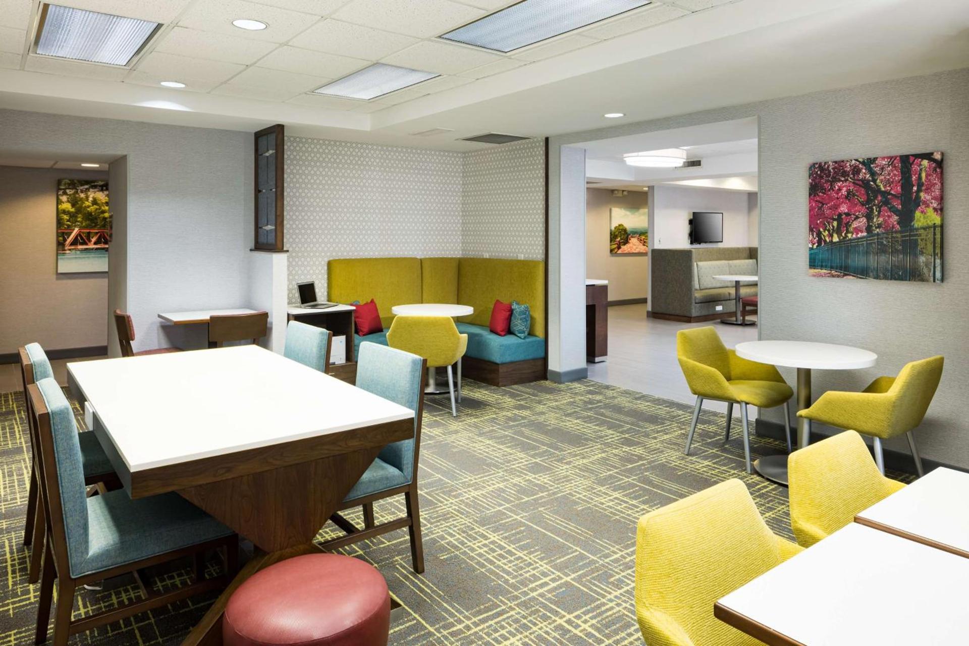 Hampton Inn Bentonville-Rogers photo 10