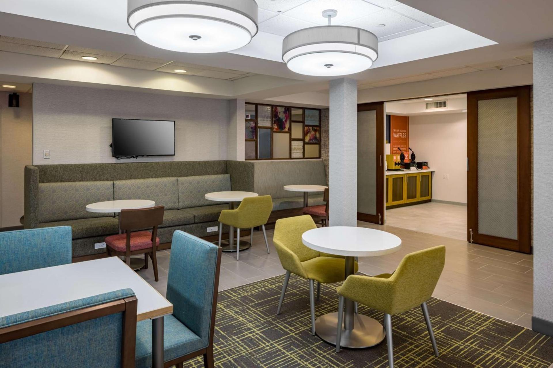 Hampton Inn Bentonville-Rogers photo 14