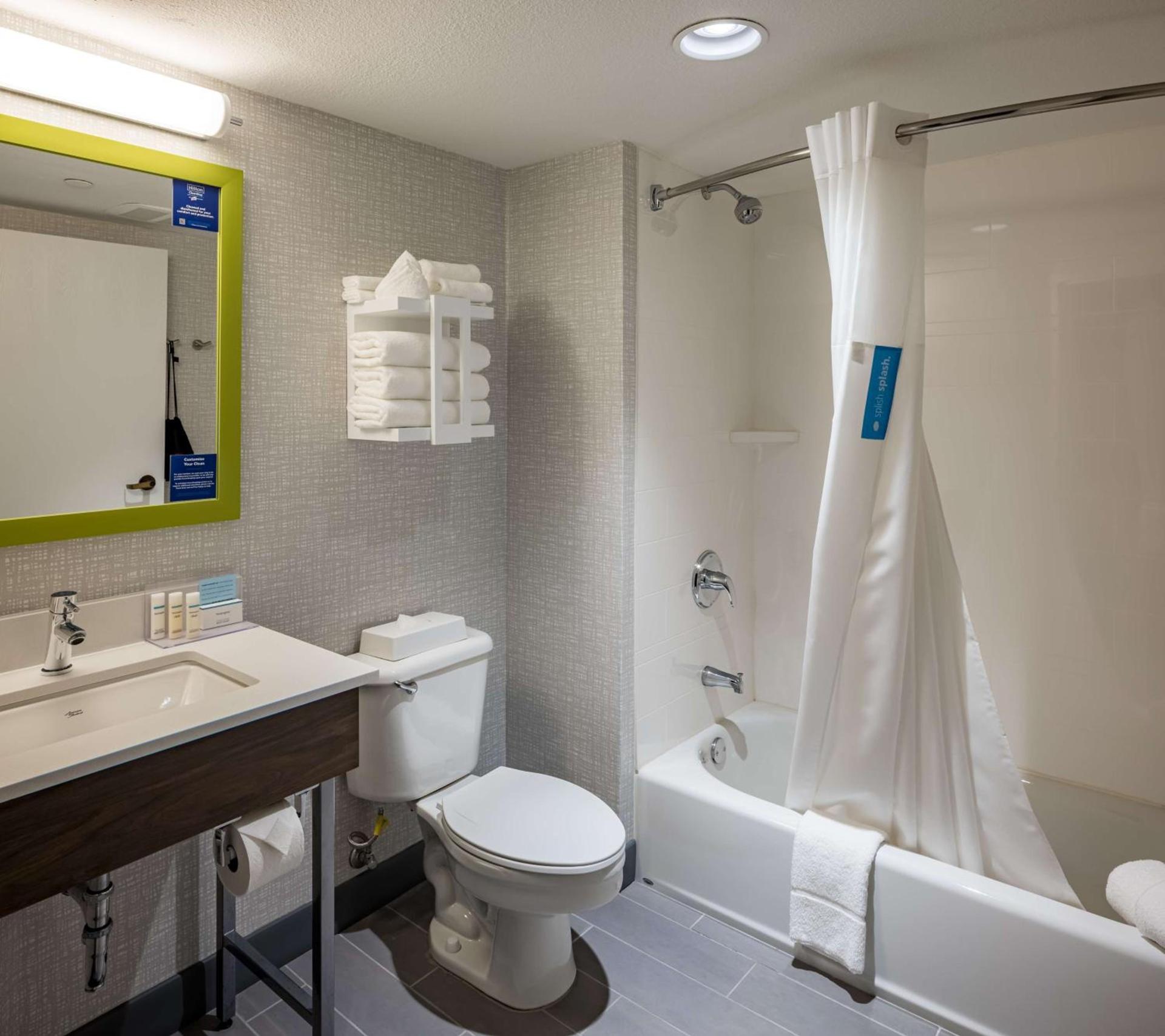 Hampton Inn Bentonville-Rogers photo 26