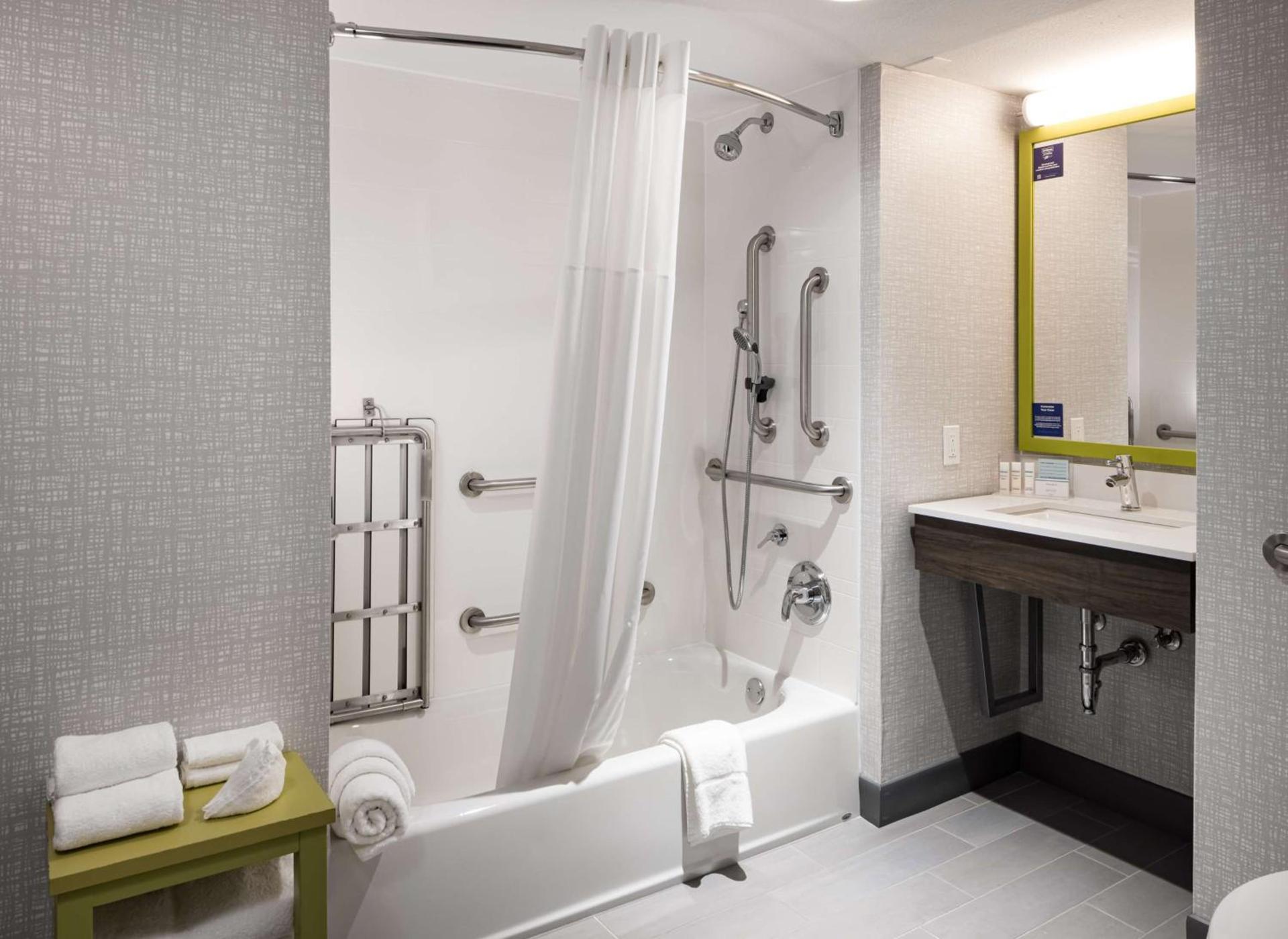 Hampton Inn Bentonville-Rogers photo 29