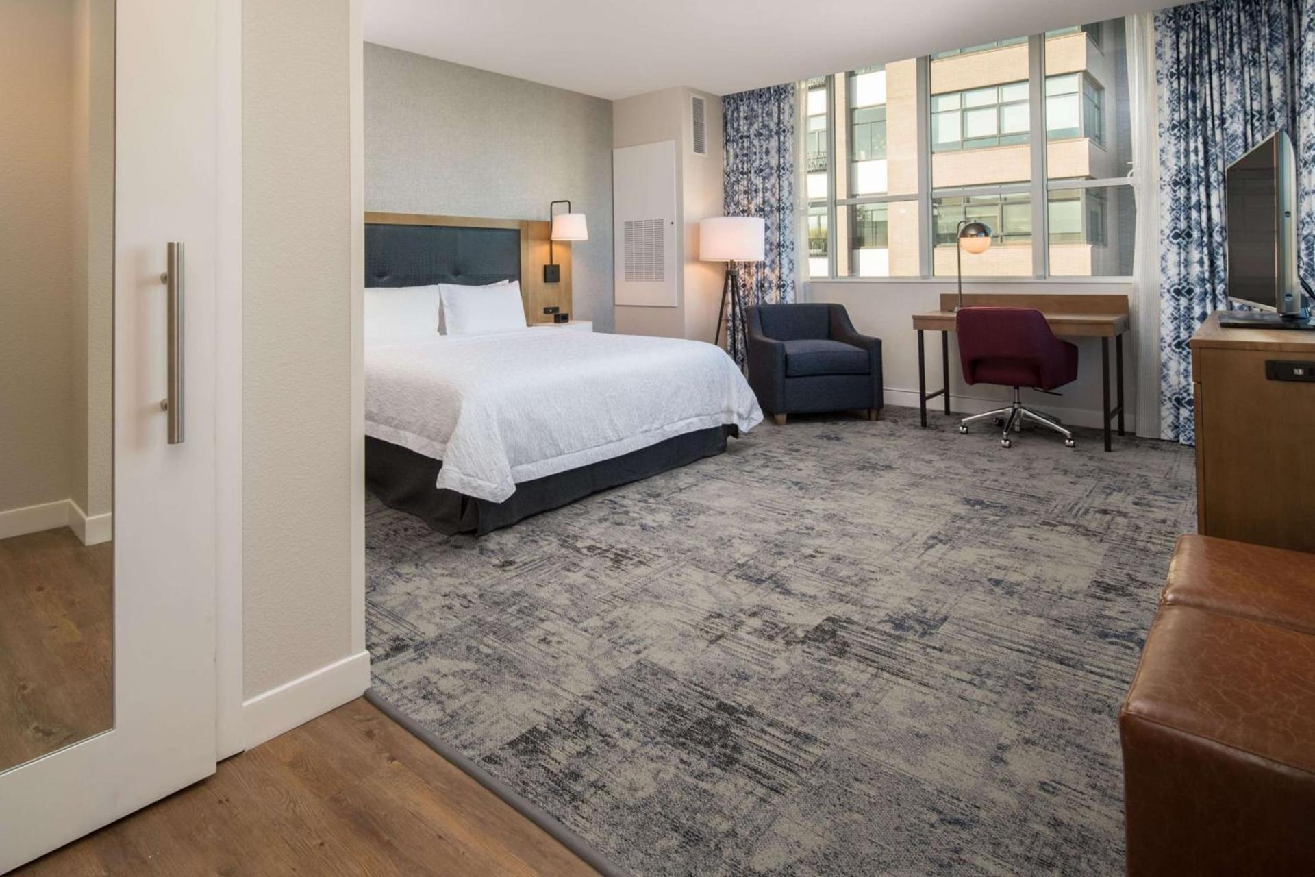 Hampton Inn And Suites By Hilton Portland-Pearl District photo 21