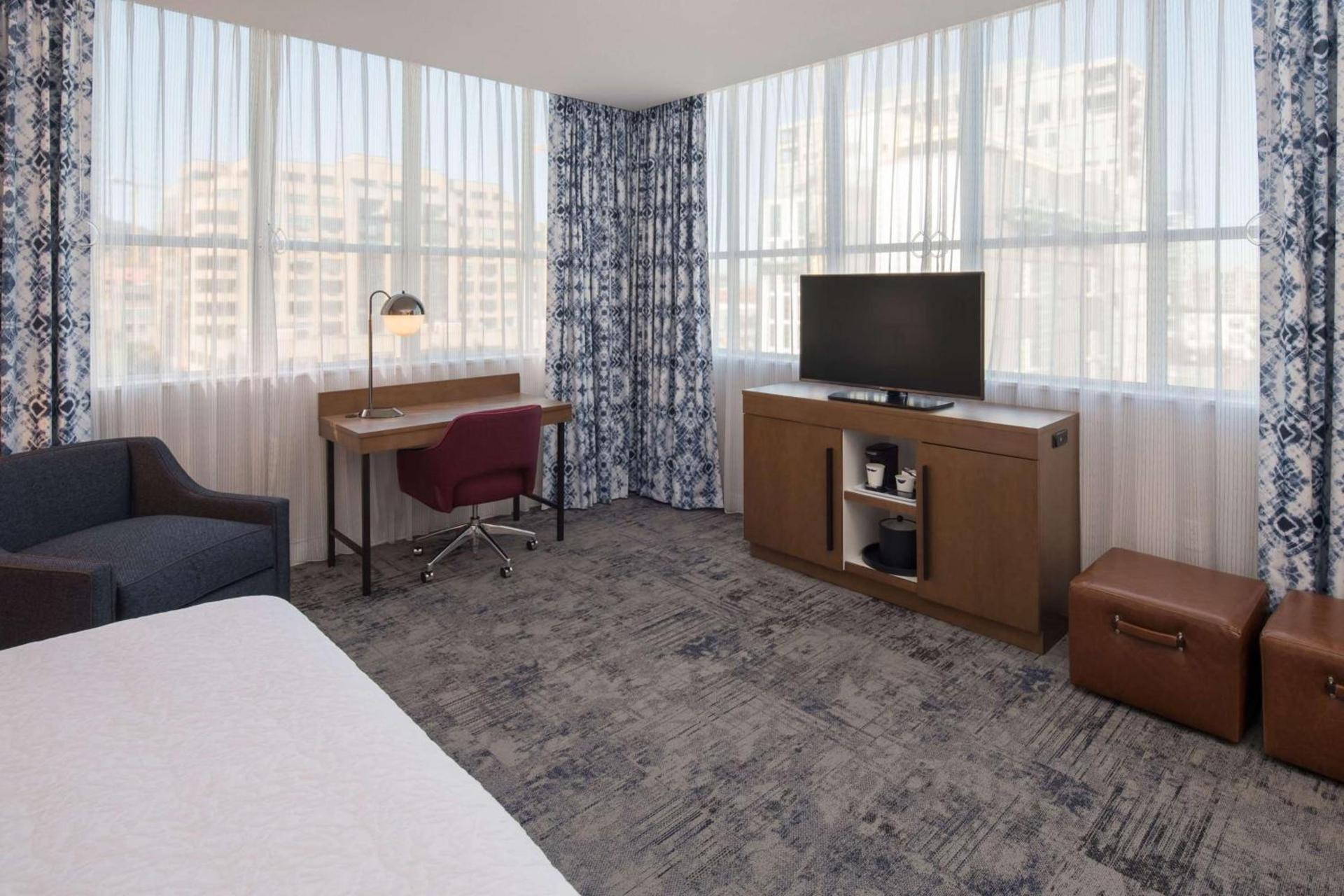 Hampton Inn And Suites By Hilton Portland-Pearl District photo 25