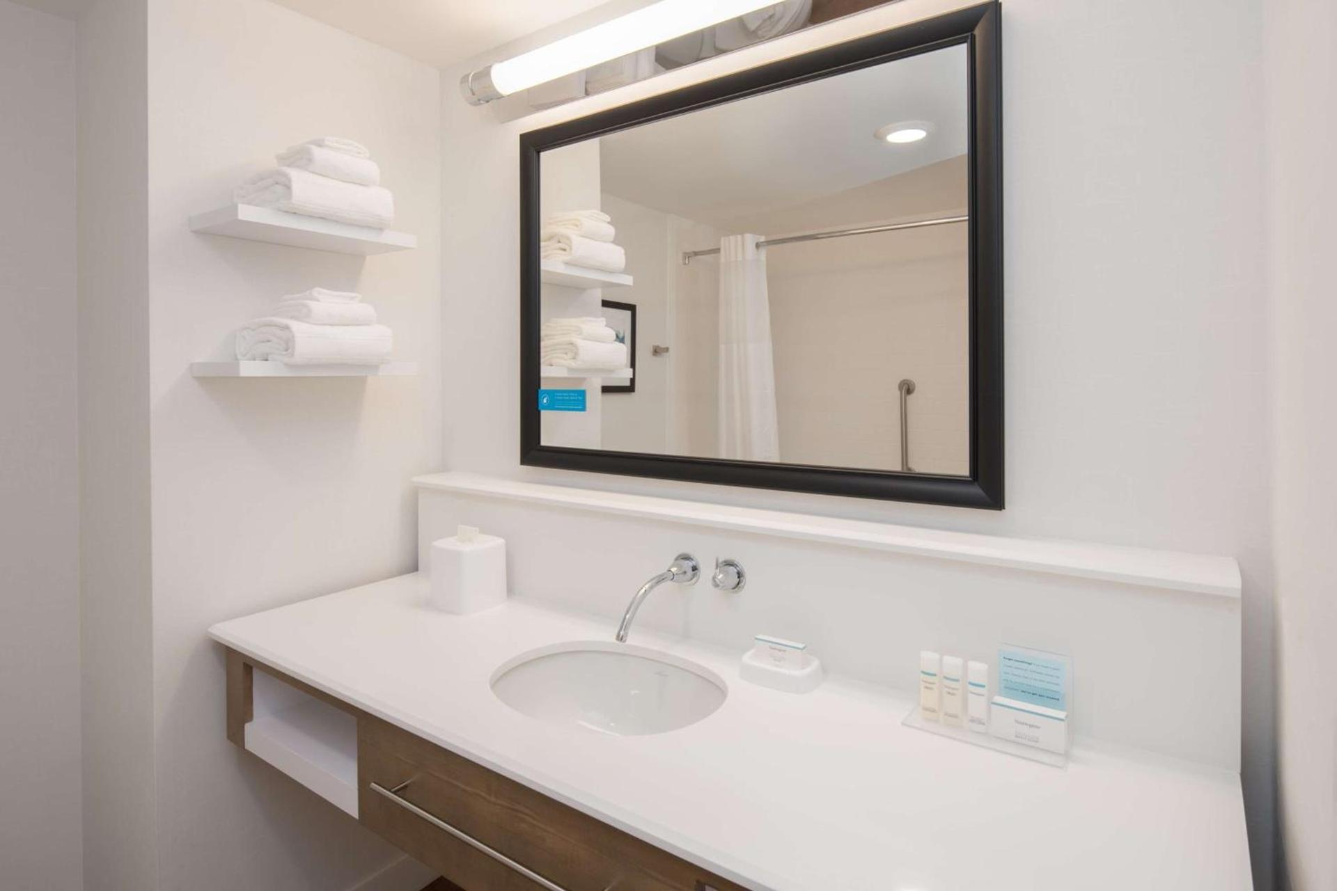 Hampton Inn And Suites By Hilton Portland-Pearl District photo 32