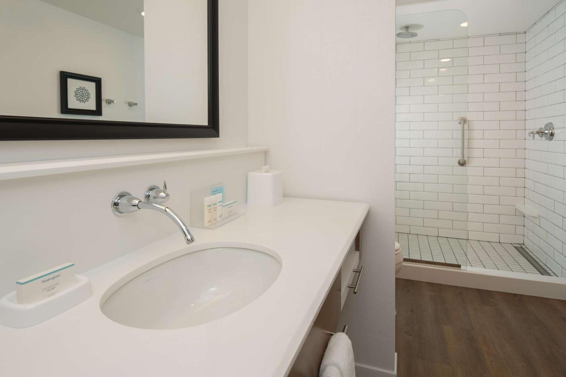 Hampton Inn And Suites By Hilton Portland-Pearl District photo 36