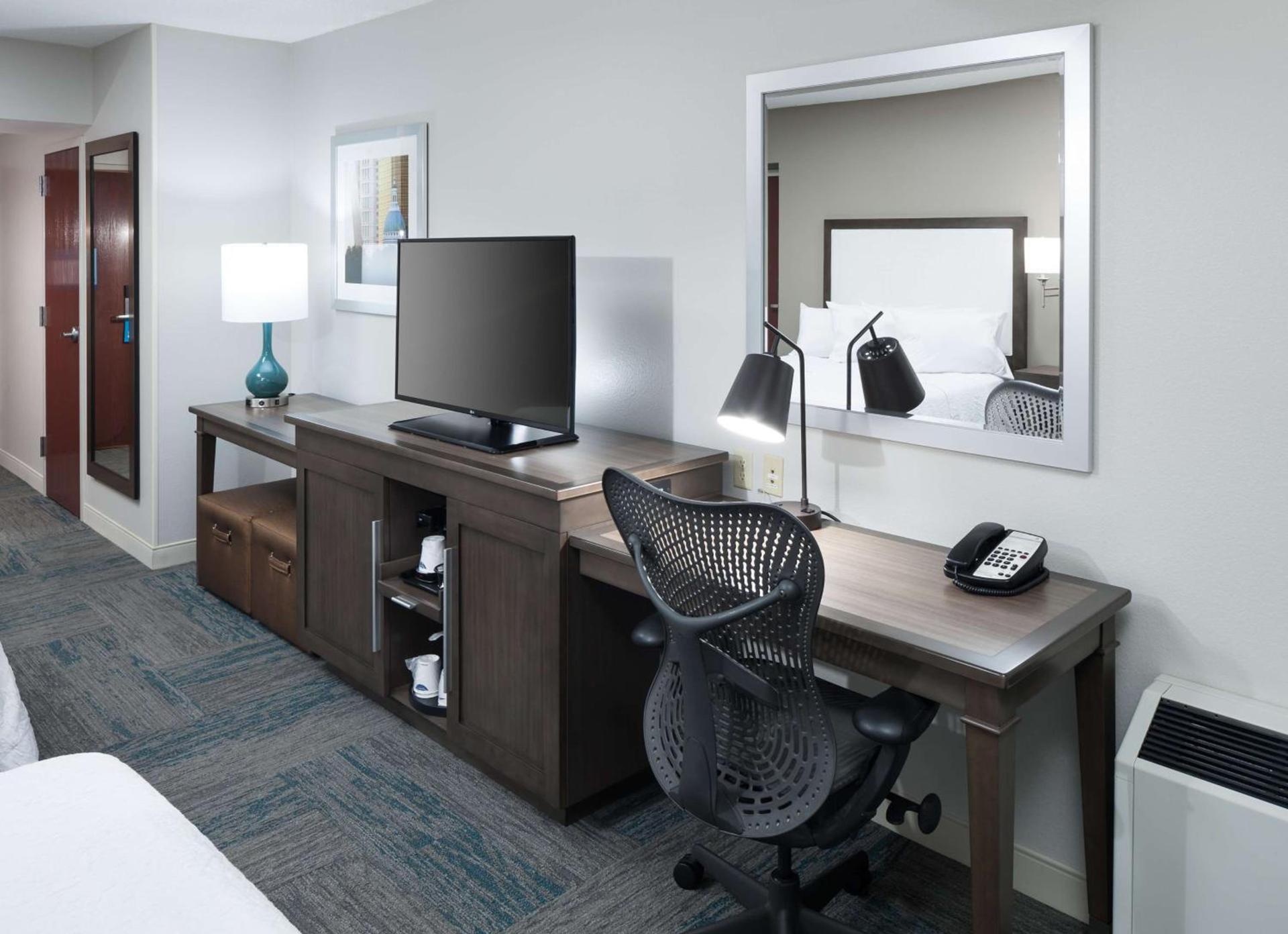 Hampton Inn St Louis- at the Arch photo 23