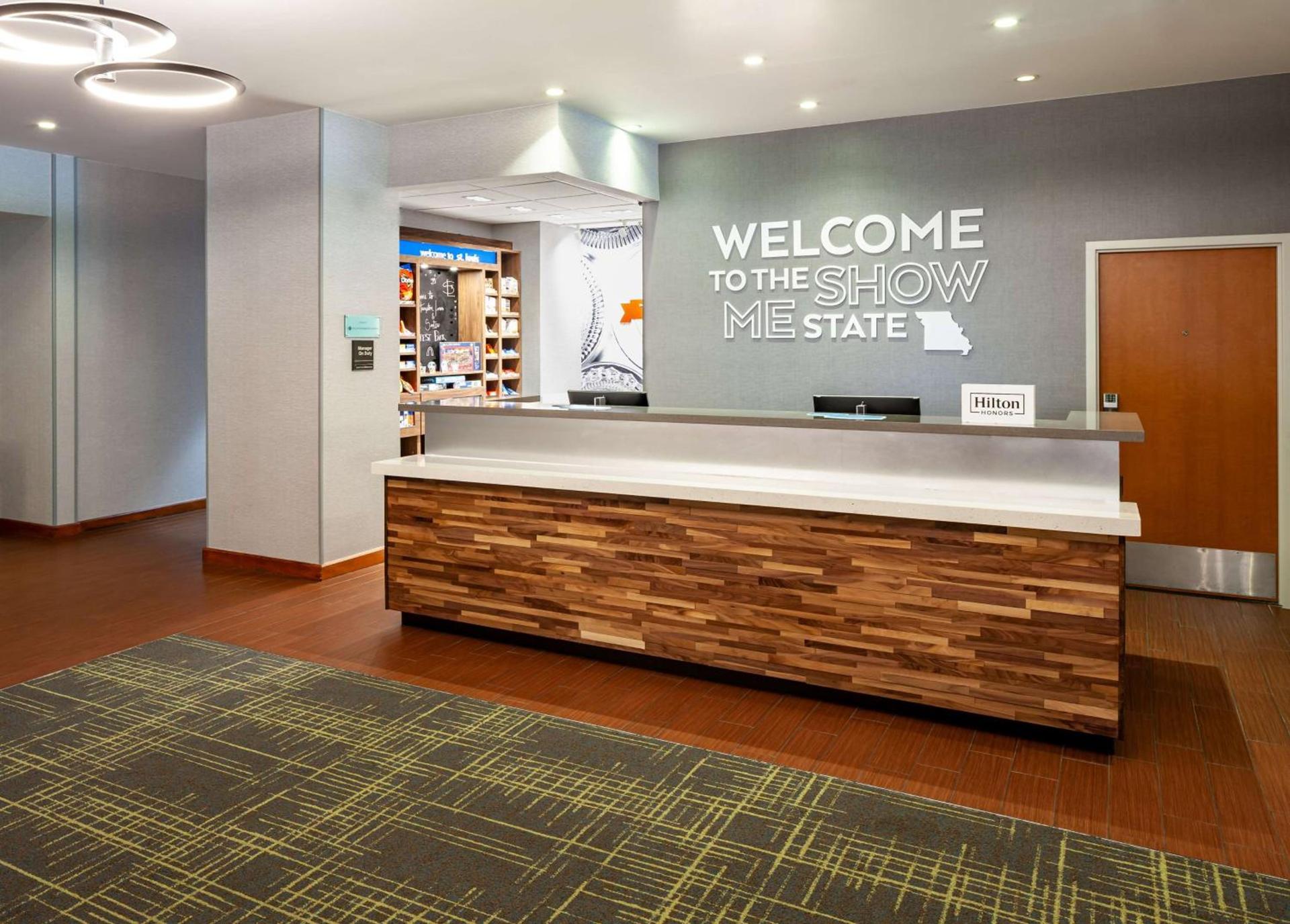 Hampton Inn & Suites St. Louis at Forest Park photo 6