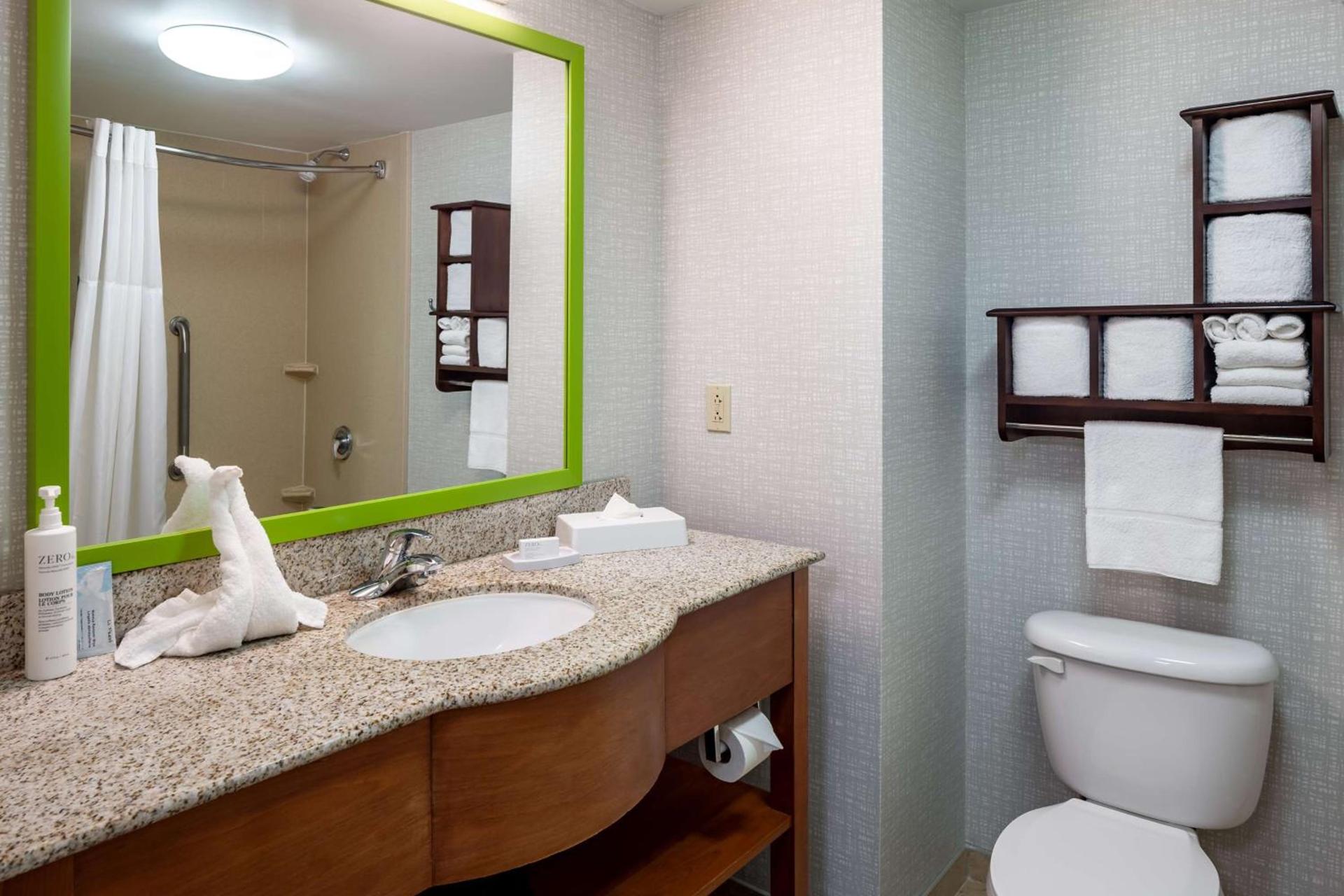 Hampton Inn & Suites St. Louis at Forest Park photo 16