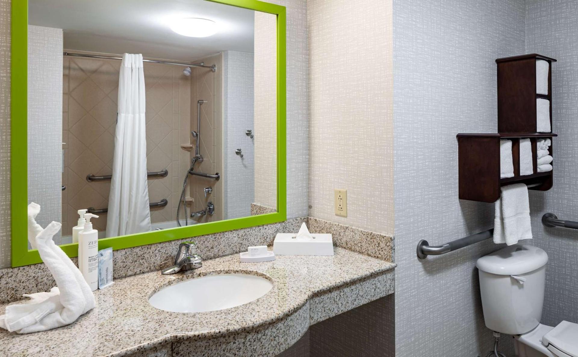 Hampton Inn & Suites St. Louis at Forest Park photo 17