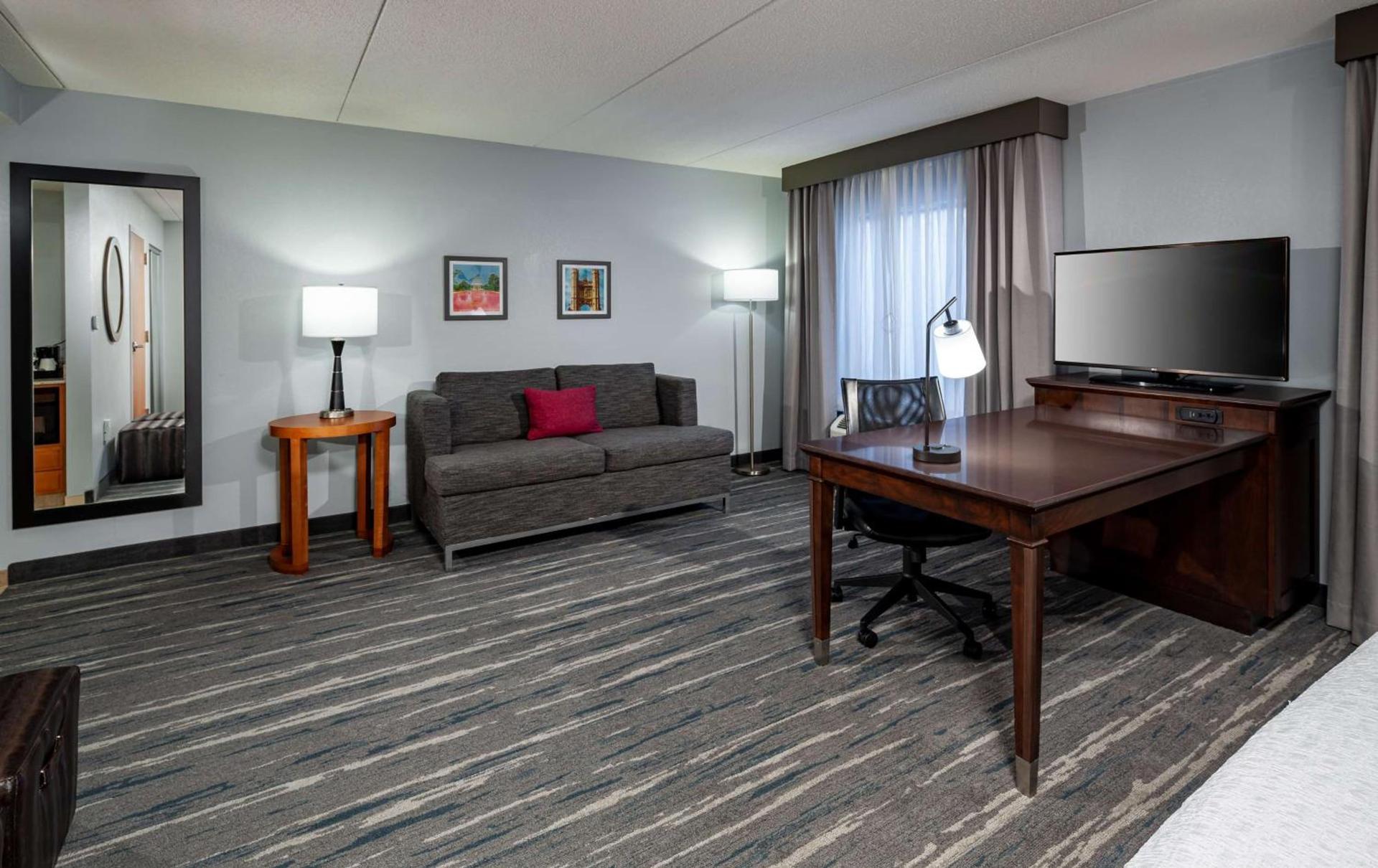 Hampton Inn & Suites St. Louis at Forest Park photo 20