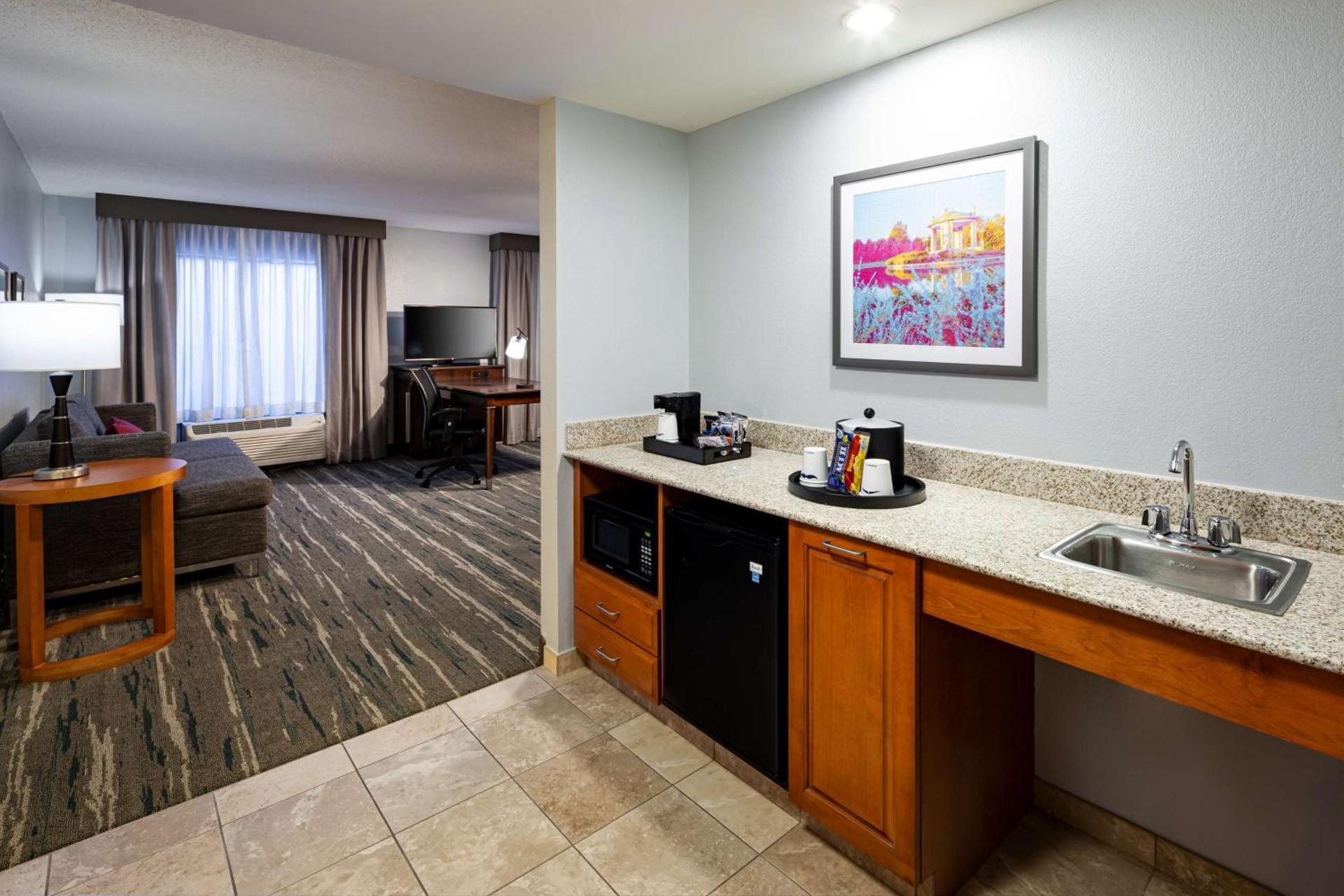 Hampton Inn & Suites St. Louis at Forest Park photo 19