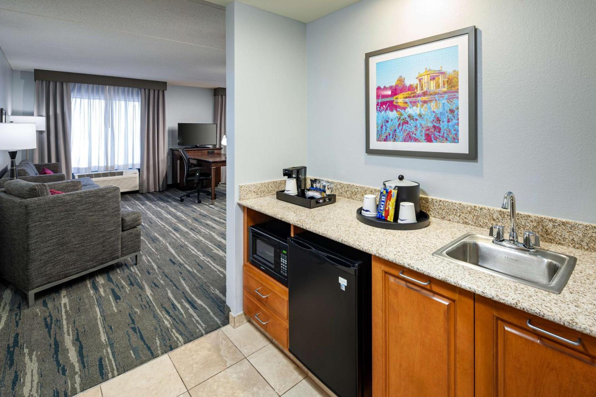 Hampton Inn & Suites St. Louis at Forest Park photo 22