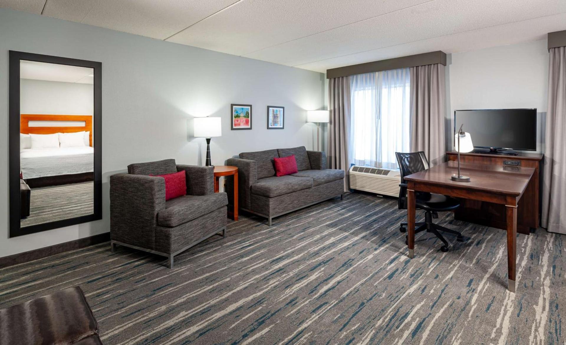 Hampton Inn & Suites St. Louis at Forest Park photo 25