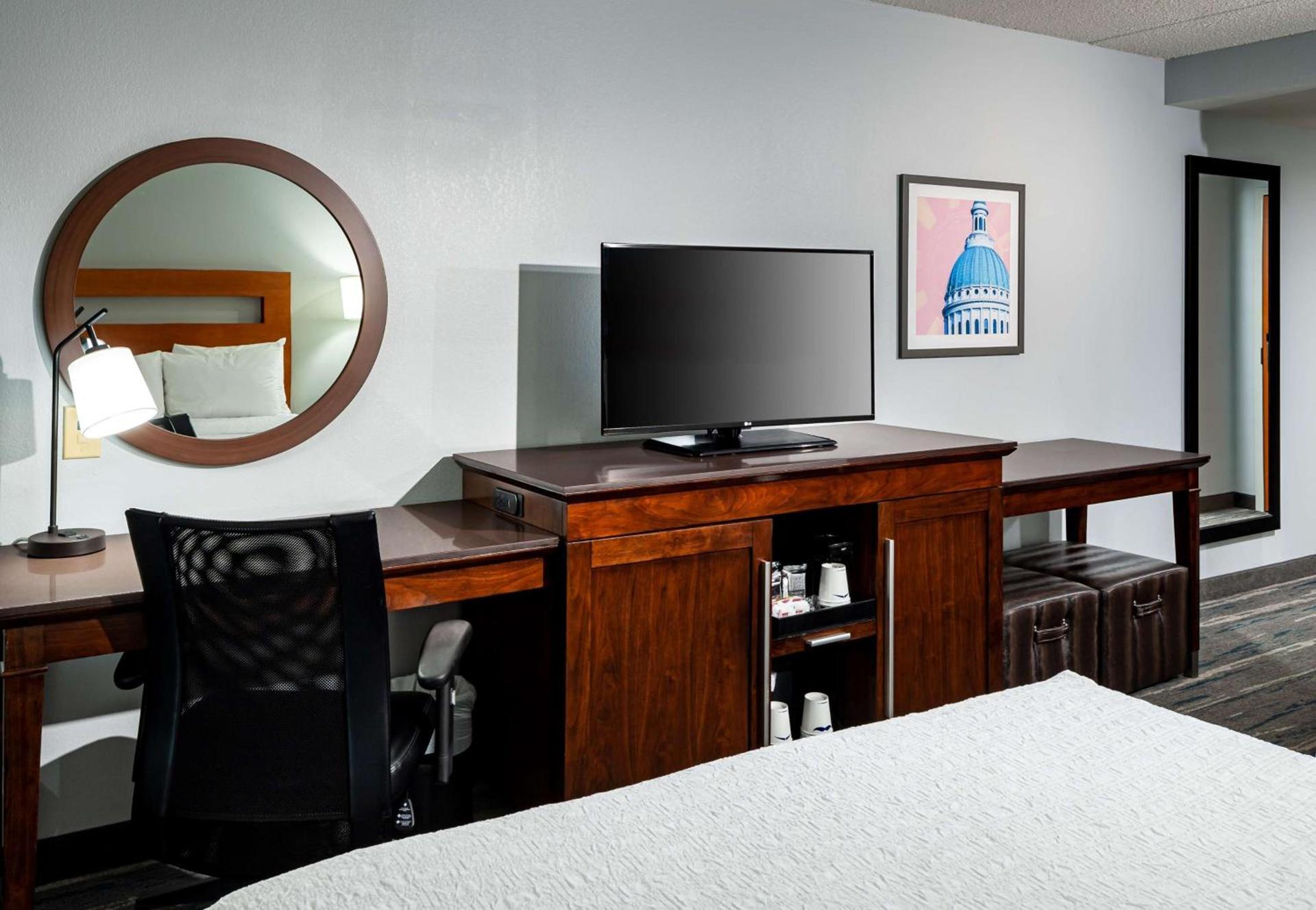 Hampton Inn & Suites St. Louis at Forest Park photo 29