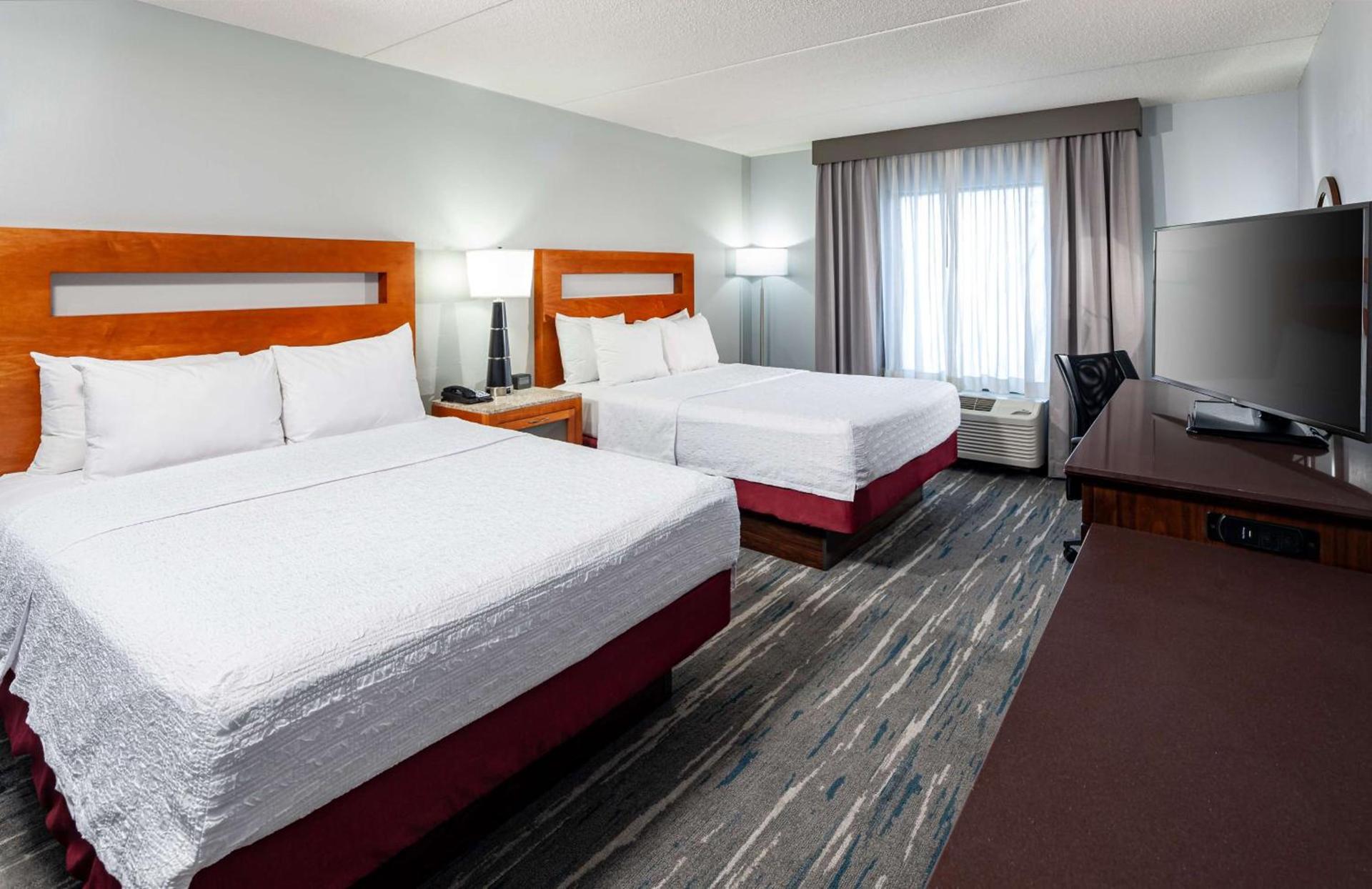 Hampton Inn & Suites St. Louis at Forest Park photo 30
