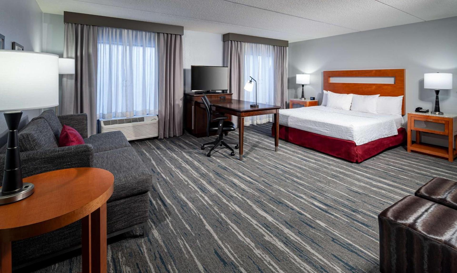 Hampton Inn & Suites St. Louis at Forest Park photo 31