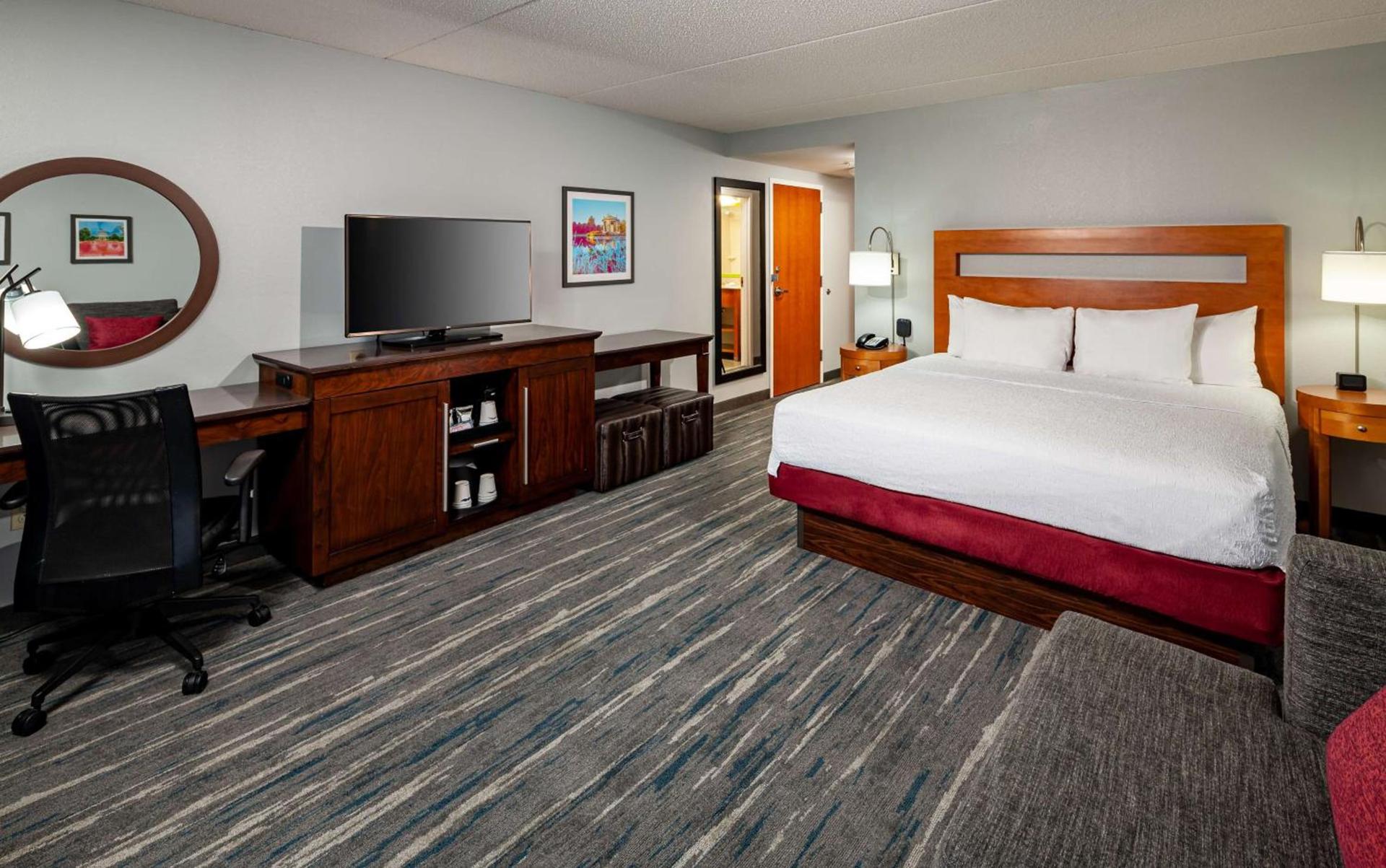 Hampton Inn & Suites St. Louis at Forest Park photo 32