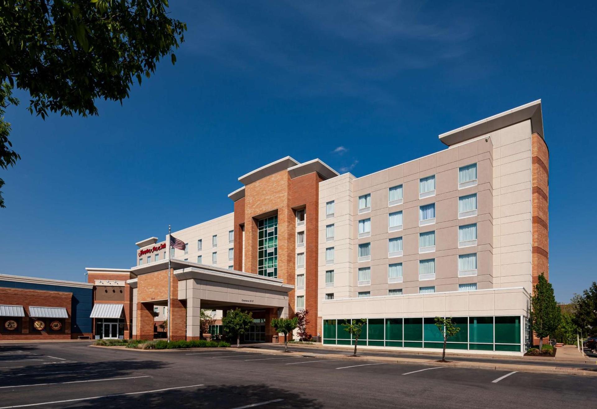 Hampton Inn & Suites St. Louis at Forest Park photo 5