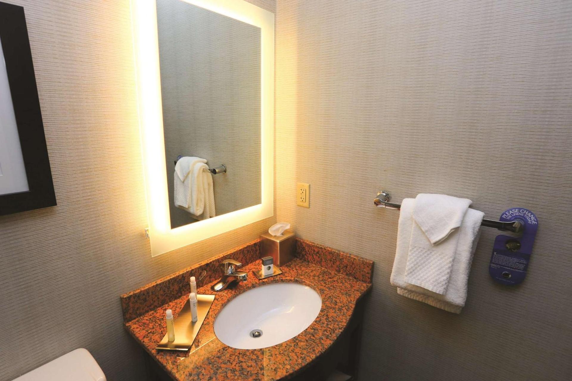 Wyndham Garden Westlake photo 32