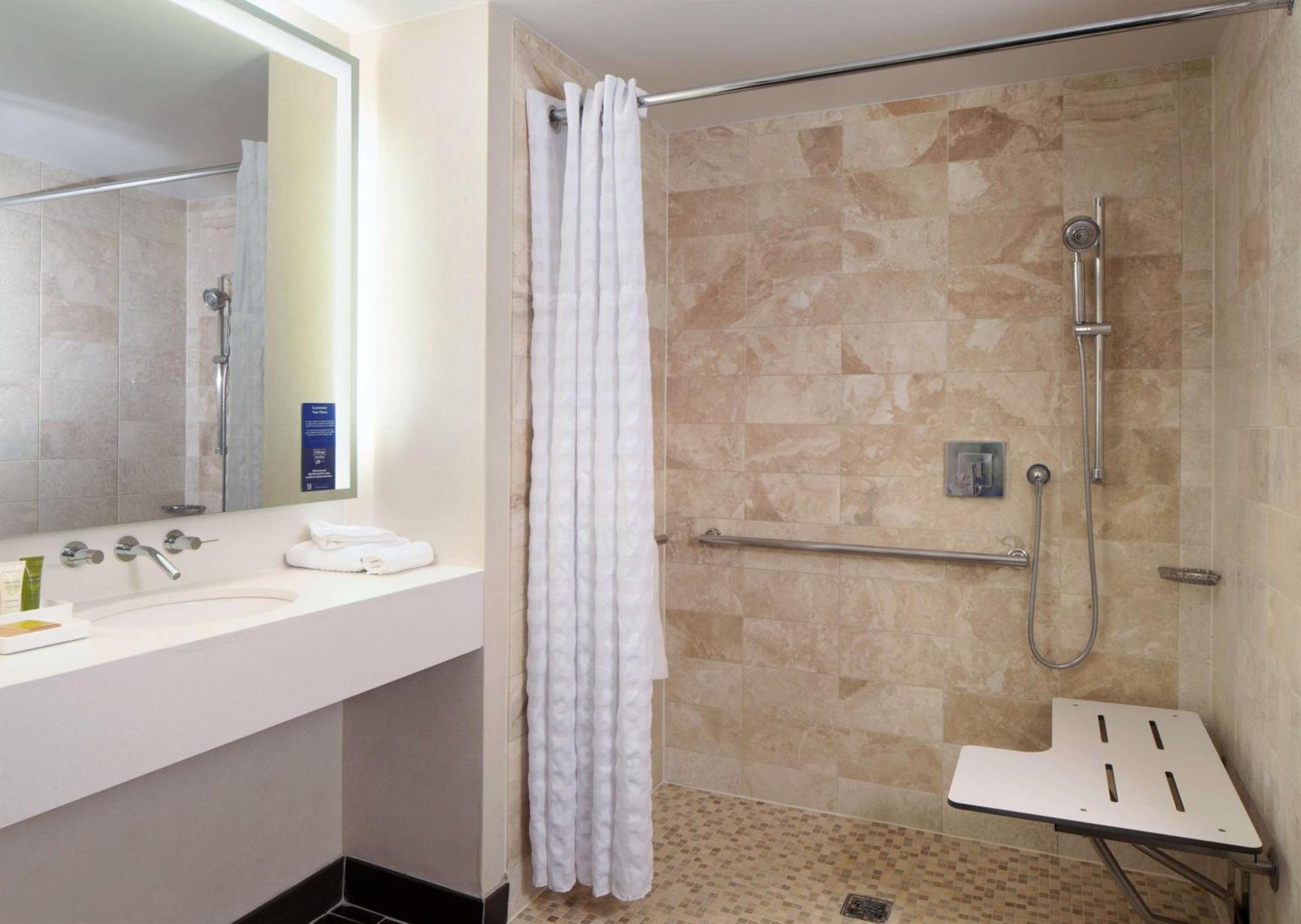 Hilton Alexandria Old Town photo 30