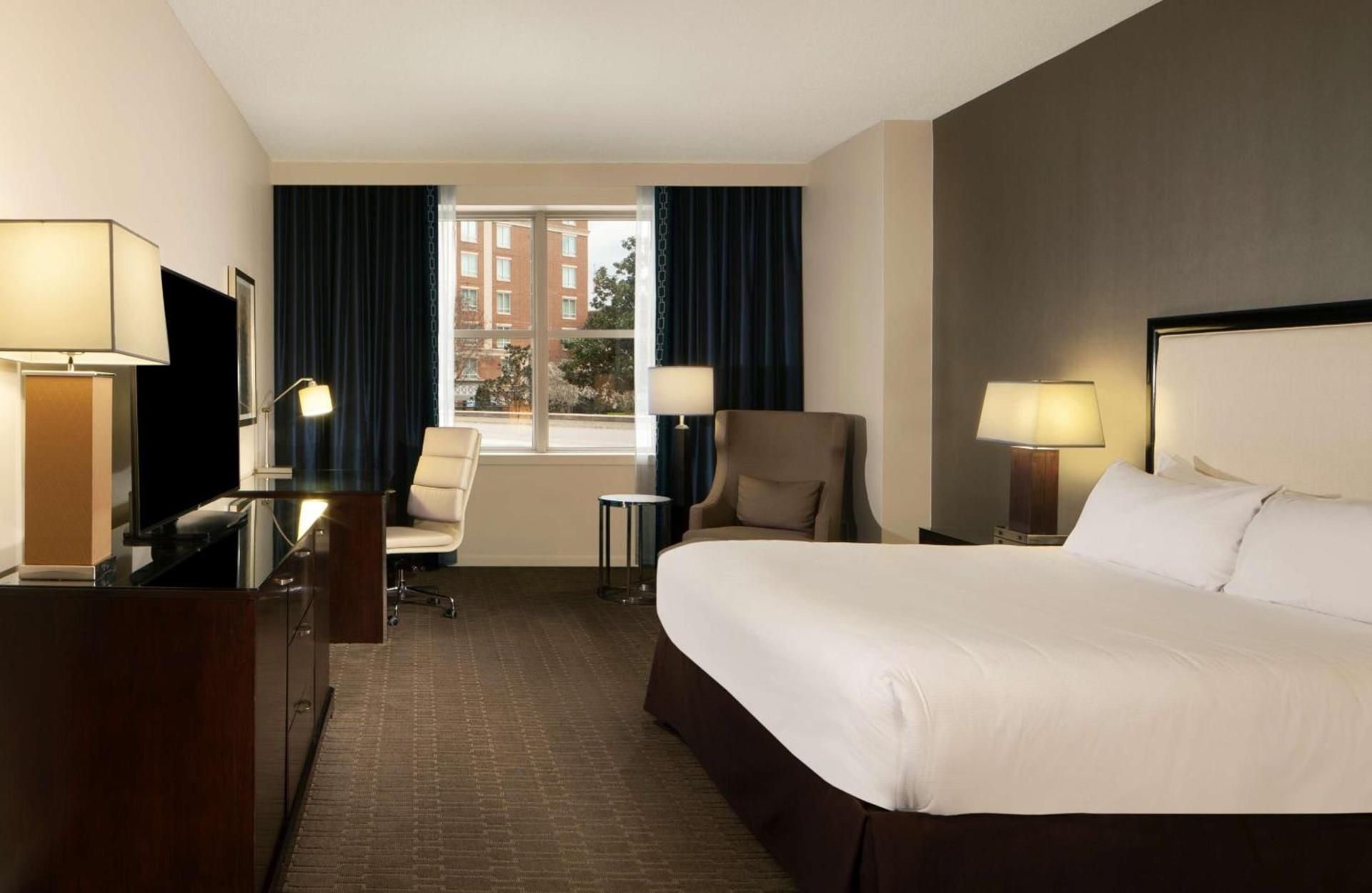 Hilton Alexandria Old Town photo 31