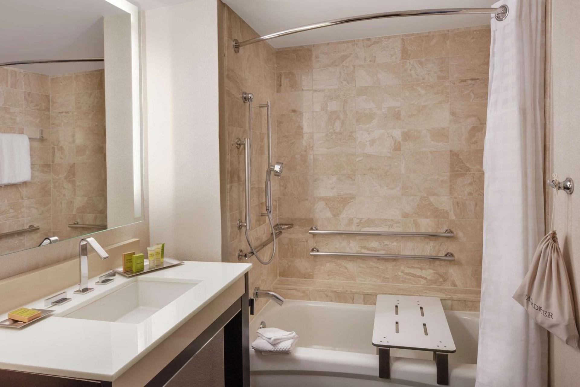 Hilton Alexandria Old Town photo 43