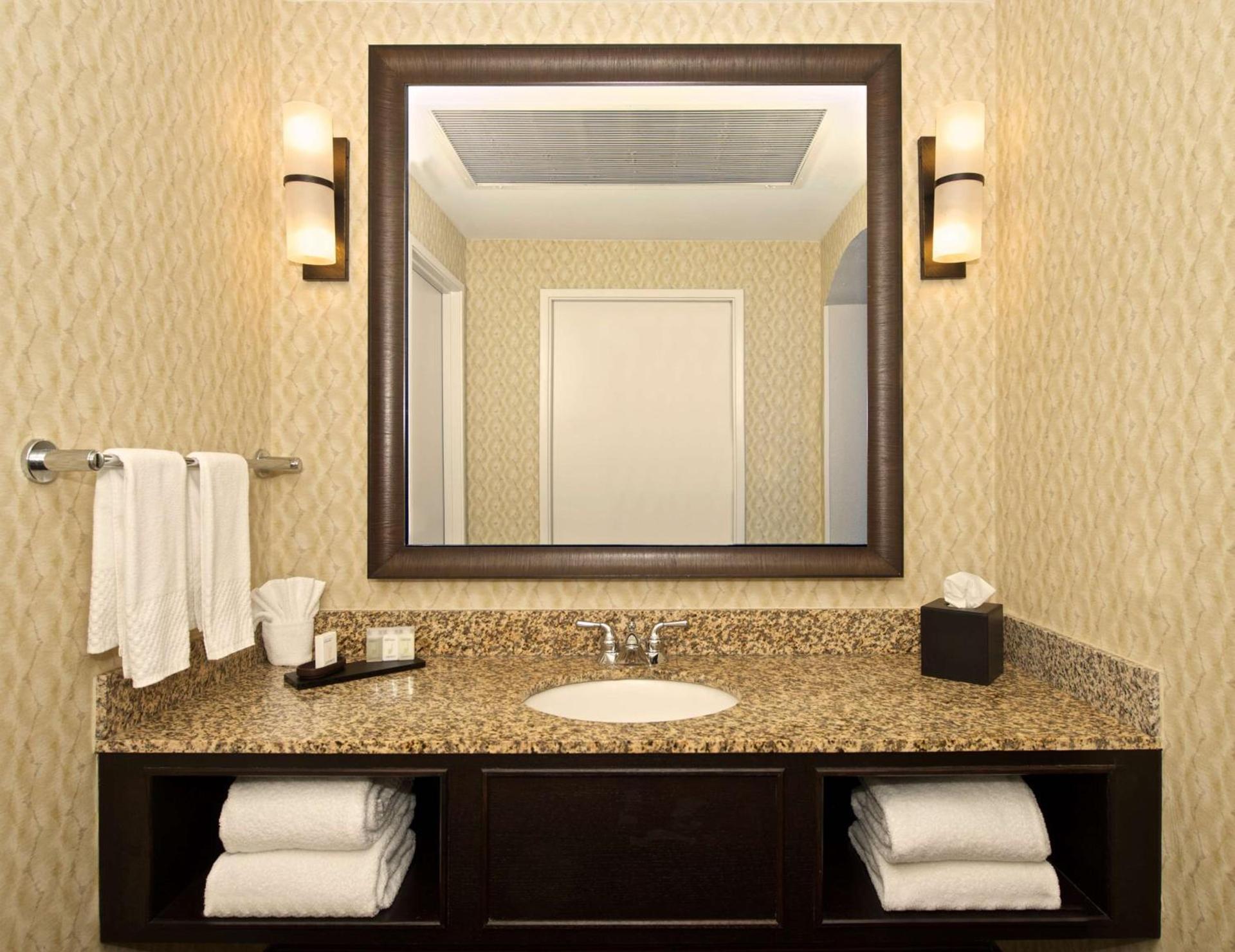 Embassy Suites by Hilton Flagstaff photo 12