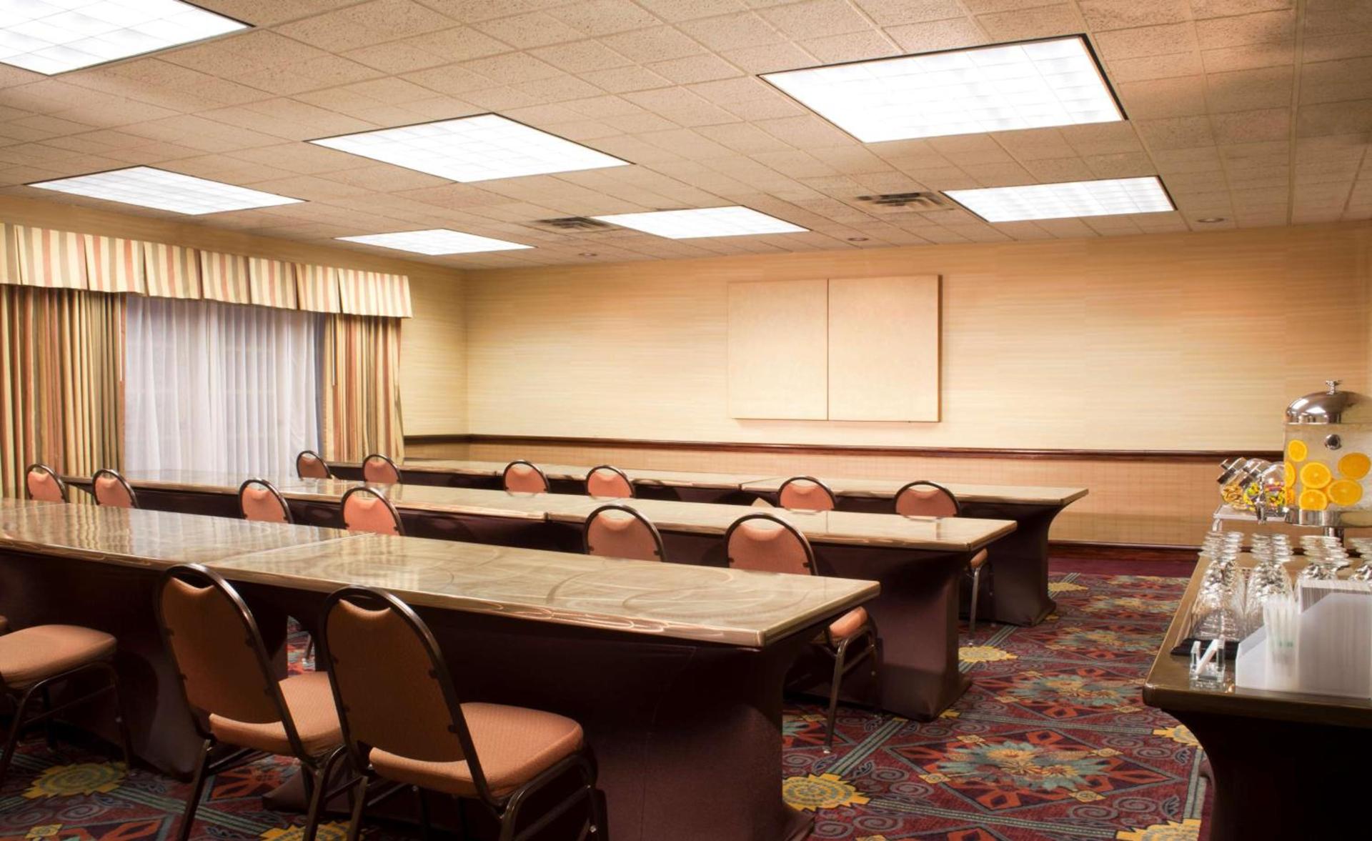 Embassy Suites by Hilton Flagstaff photo 18